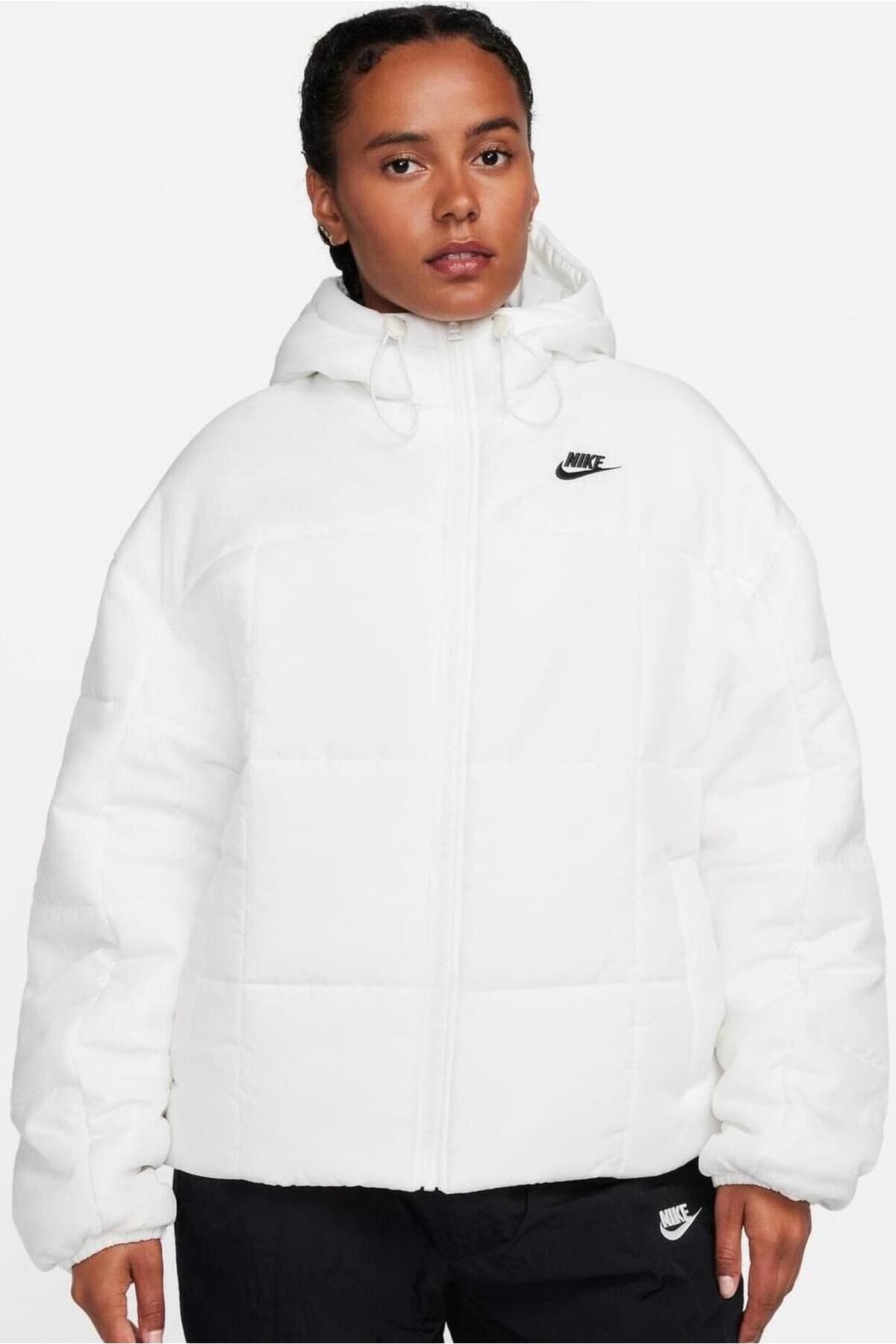 کاپشن پفی زنانه Nike سفید فیت گشاد Therma-Fit Classic کاپشن پفی زنانه Nike سفید فیت گشاد Therma-Fit Classic