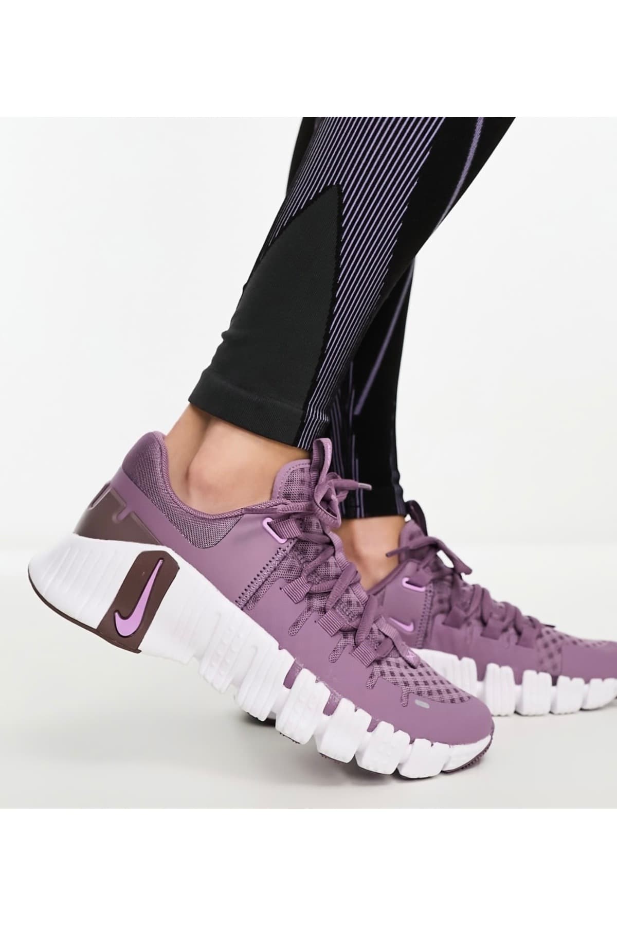 کفش تمرینی زنانه Nike Free Metcon 5 کفش تمرینی زنانه Nike Free Metcon 5