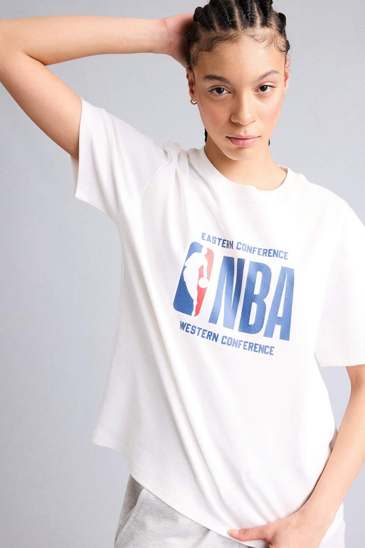 تیشرت زنانه Defacto نخی %100 NBA Wordmark ریلکس فیت مدل G0714AX26SP تیشرت زنانه Defacto نخی %100 NBA Wordmark ریلکس فیت مدل G0714AX26SP