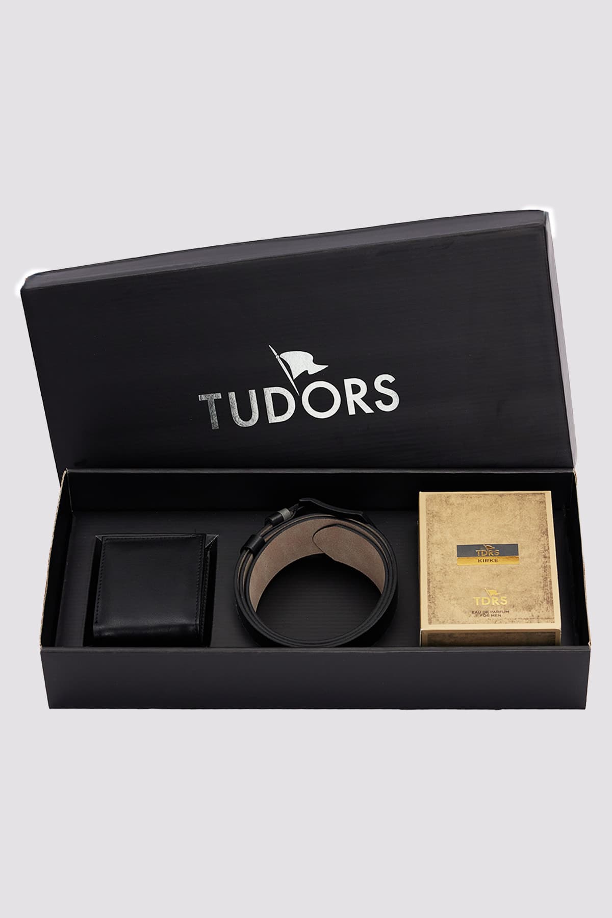 ست هدیه مردانه Tudors شامل عطر، کمربند و کیف پول سهتایی ست هدیه مردانه Tudors شامل عطر، کمربند و کیف پول سهتایی