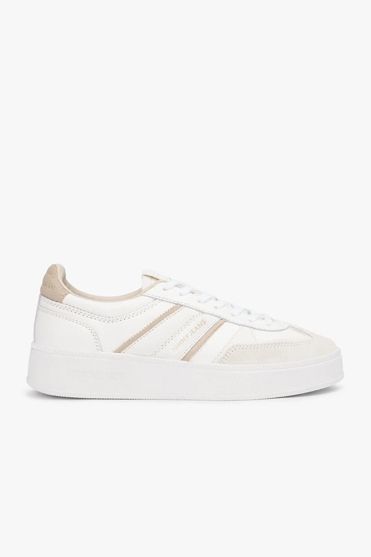 کفش اسنیکر زنانه Tommy Hilfiger بژ مدل The Greenwich Edge Flatform EN0EN029000GA کفش اسنیکر زنانه Tommy Hilfiger بژ مدل The Greenwich Edge Flatform EN0EN029000GA