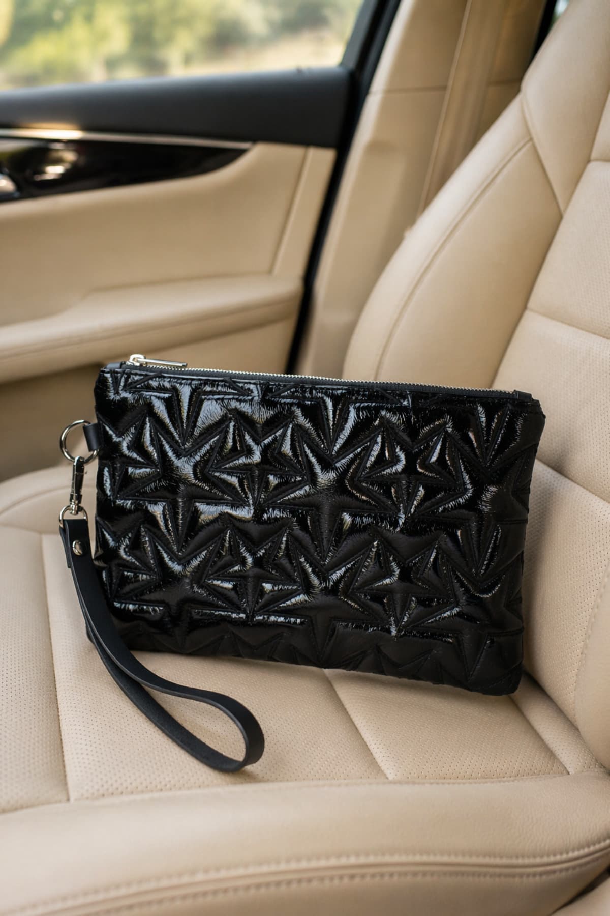 کیف دستی زنانه Adelina Bags کلاچ مشکی گلدوزی ستارهای آستر ساتن بند مچی کیف دستی زنانه Adelina Bags کلاچ مشکی گلدوزی ستارهای آستر ساتن بند مچی