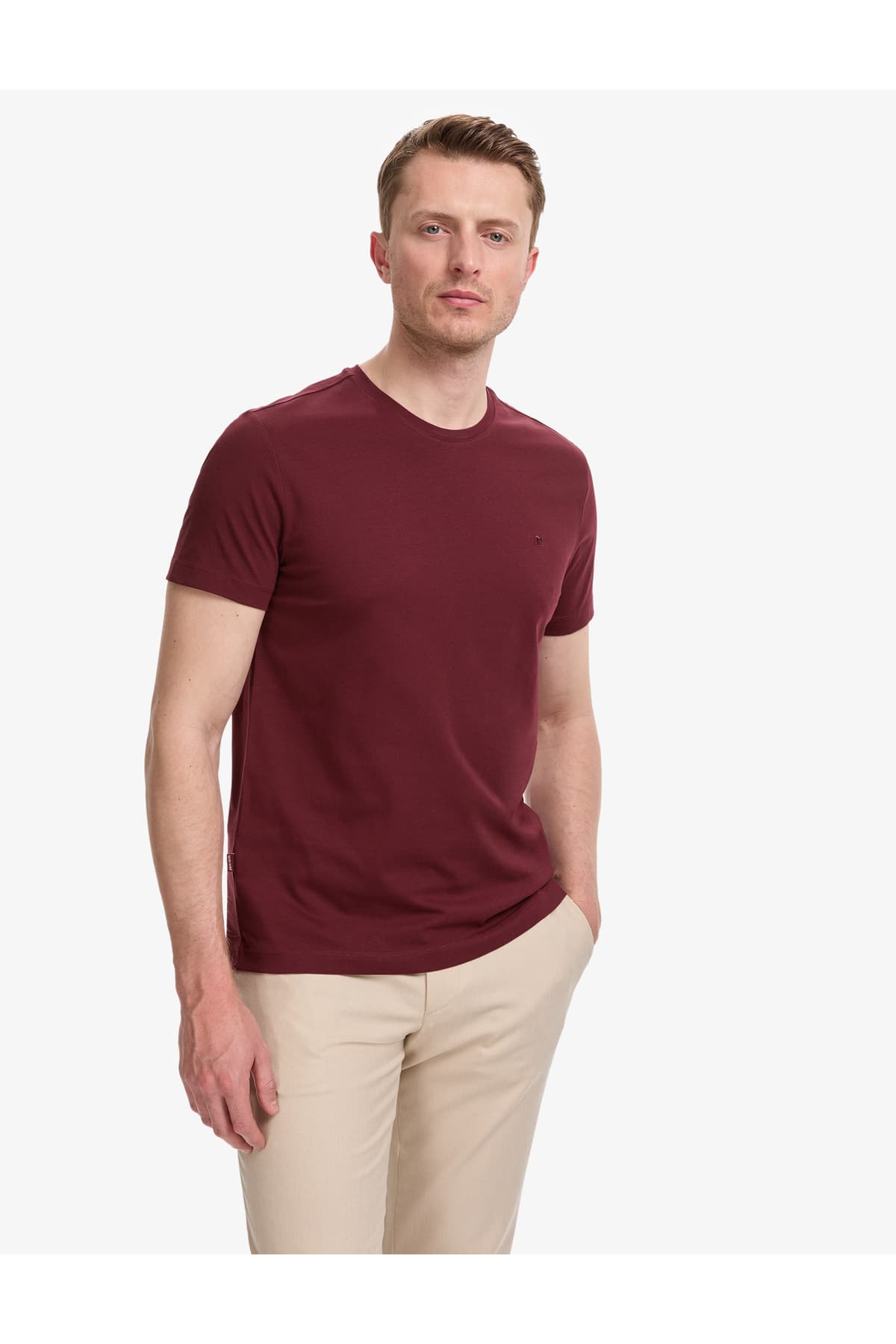 تیشرت مردانه Pierre Cardin اسلیم فیت پنبه %100 یقه گرد زرشکی مدل 50325307-VR014 تیشرت مردانه Pierre Cardin اسلیم فیت پنبه %100 یقه گرد زرشکی مدل 50325307-VR014