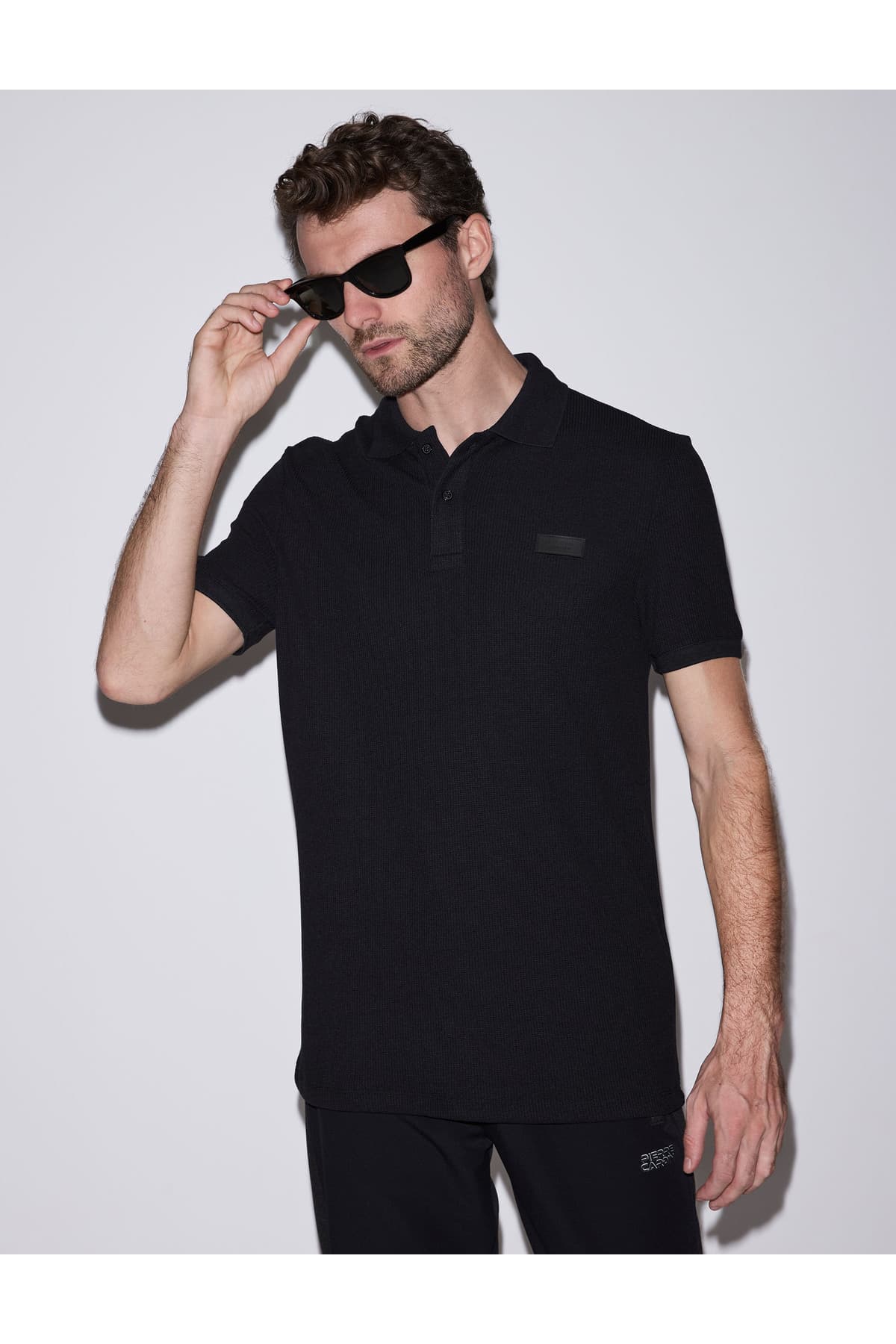 تیشرت یقه پولو دکمهدار Pierre Cardin مشکی اسلیمفیت بافتدار مدل 50309959-VR046 تیشرت یقه پولو دکمهدار Pierre Cardin مشکی اسلیمفیت بافتدار مدل 50309959-VR046