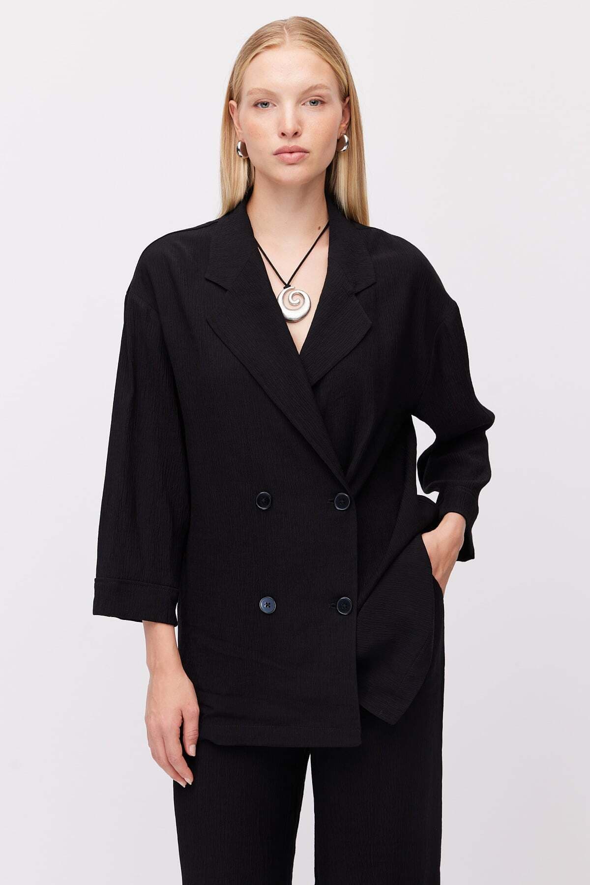 کت Jacket بلزر با بافت بسته شدن کروازه زنانه PAULMARK کت Jacket بلزر با بافت بسته شدن کروازه زنانه PAULMARK