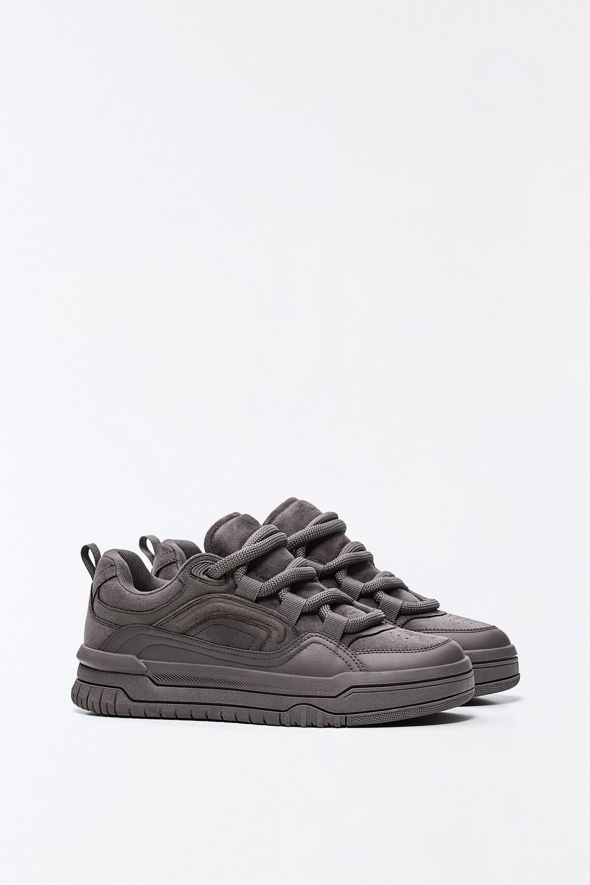 کفش ورزشی مردانه Bershka اسکیت با کف ضخیم کفش ورزشی مردانه Bershka اسکیت با کف ضخیم