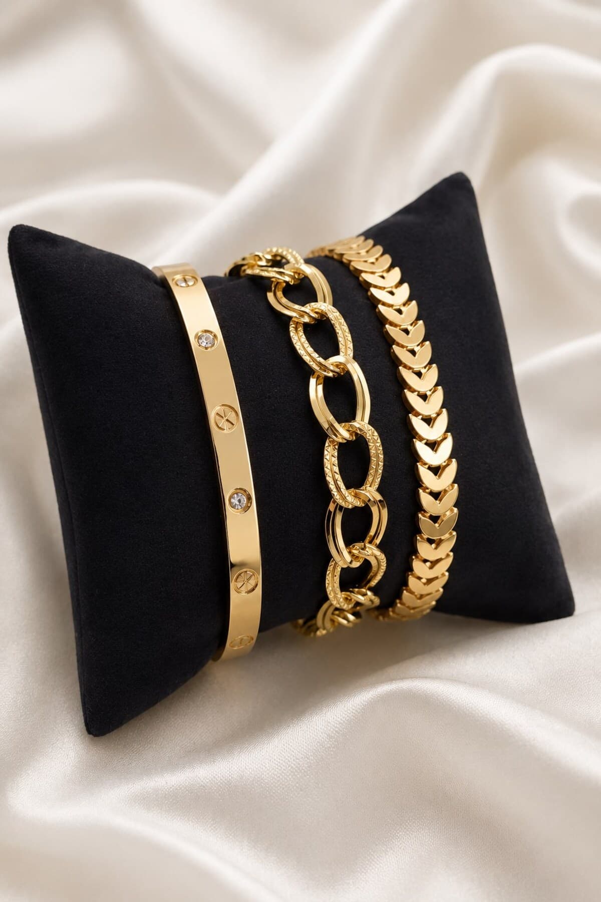 دستبند ست زنانه X-Lady Accessories با روکش طلایی دستبند ست زنانه X-Lady Accessories با روکش طلایی