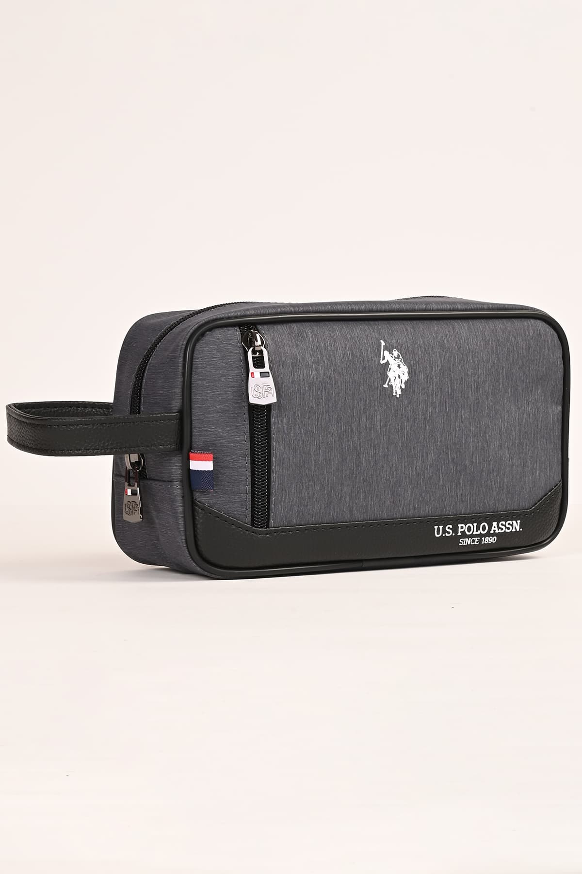 کیف توالت مردانه U.S. Polo Assn. خاکستری ضد آب مدل Pltrs26087 کیف توالت مردانه U.S. Polo Assn. خاکستری ضد آب مدل Pltrs26087