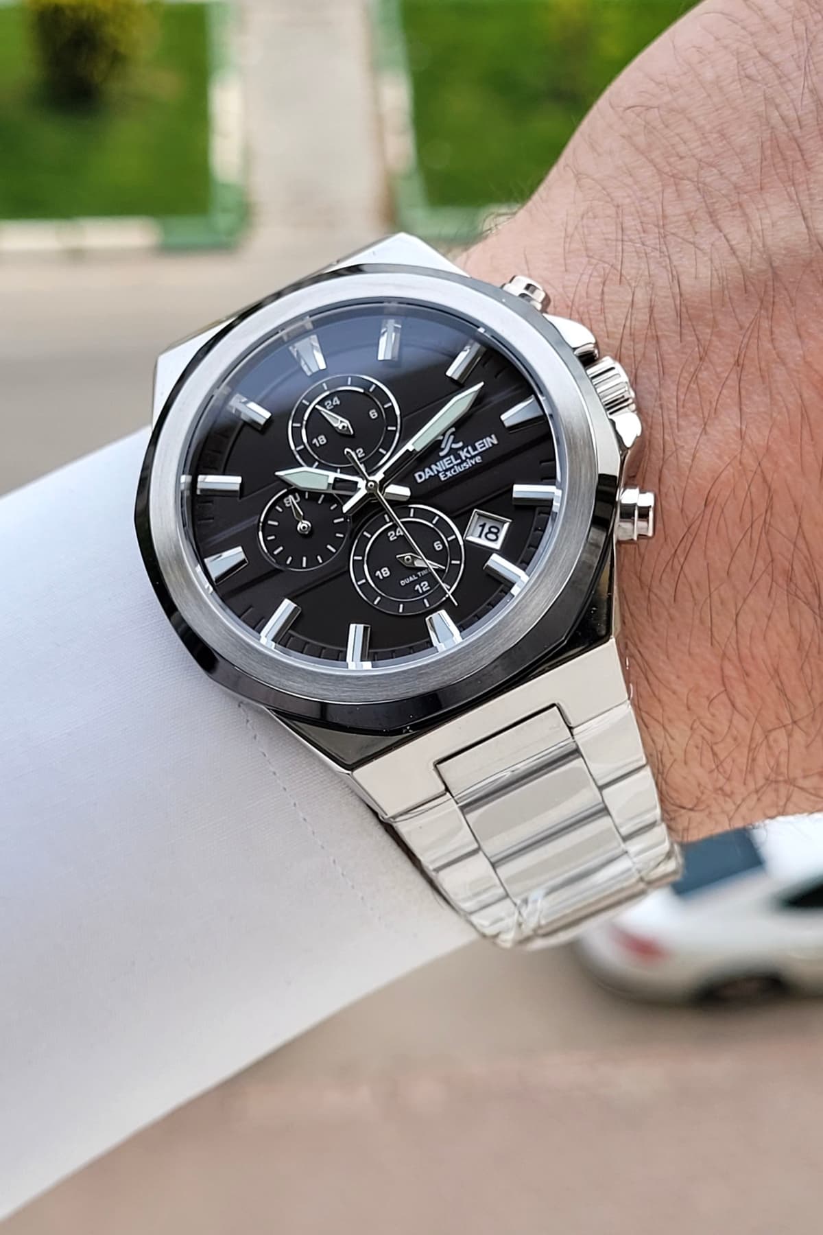 ساعت مچی مردانه Daniel Klein با صفحه مشکی و بند نقرهای ساعت مچی مردانه Daniel Klein با صفحه مشکی و بند نقرهای