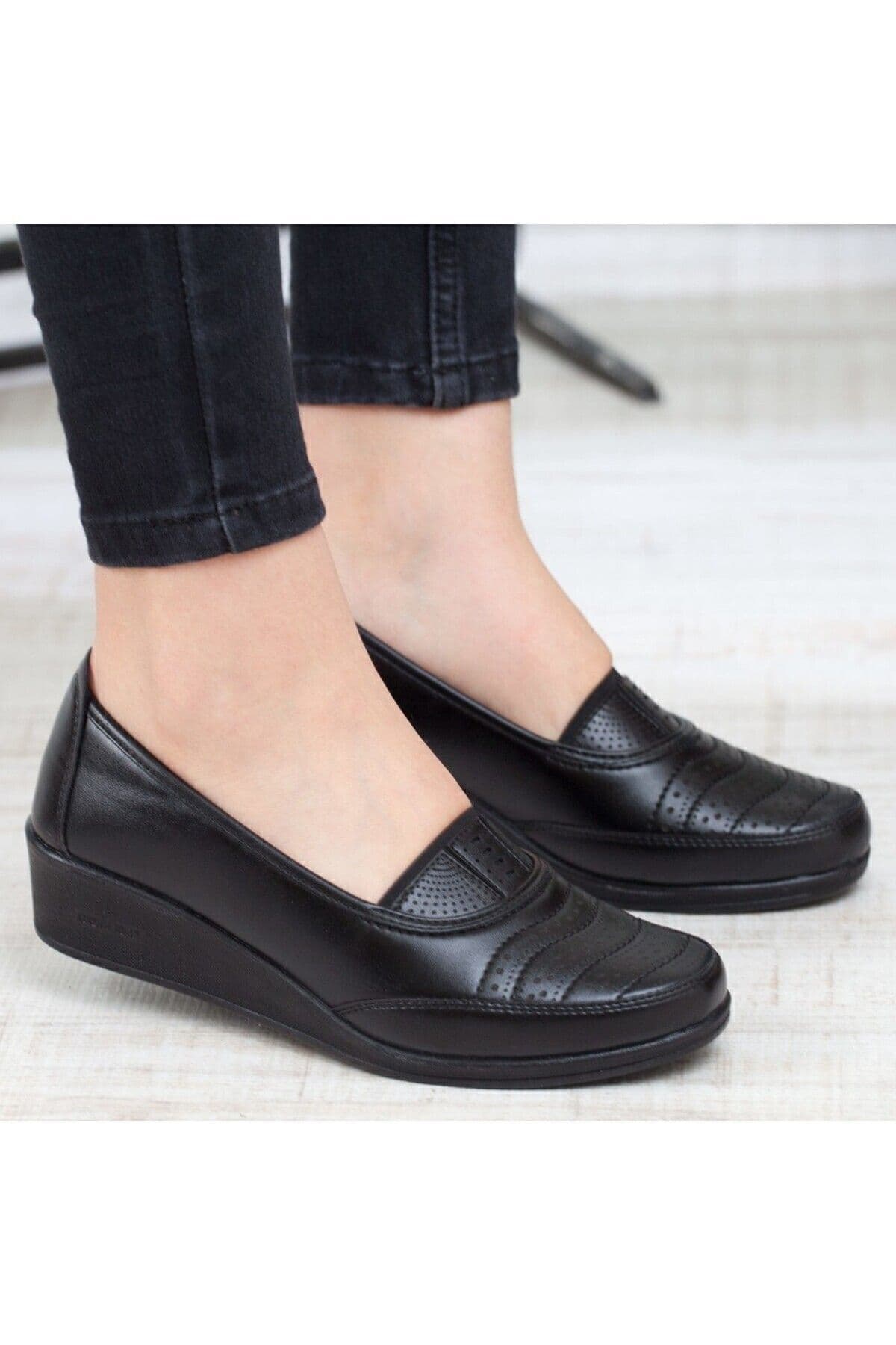 کفش زنانه KAOF SHOES مدل Ayzen سیاه کلاسیک ارتوپدی روزمره کفش زنانه KAOF SHOES مدل Ayzen سیاه کلاسیک ارتوپدی روزمره