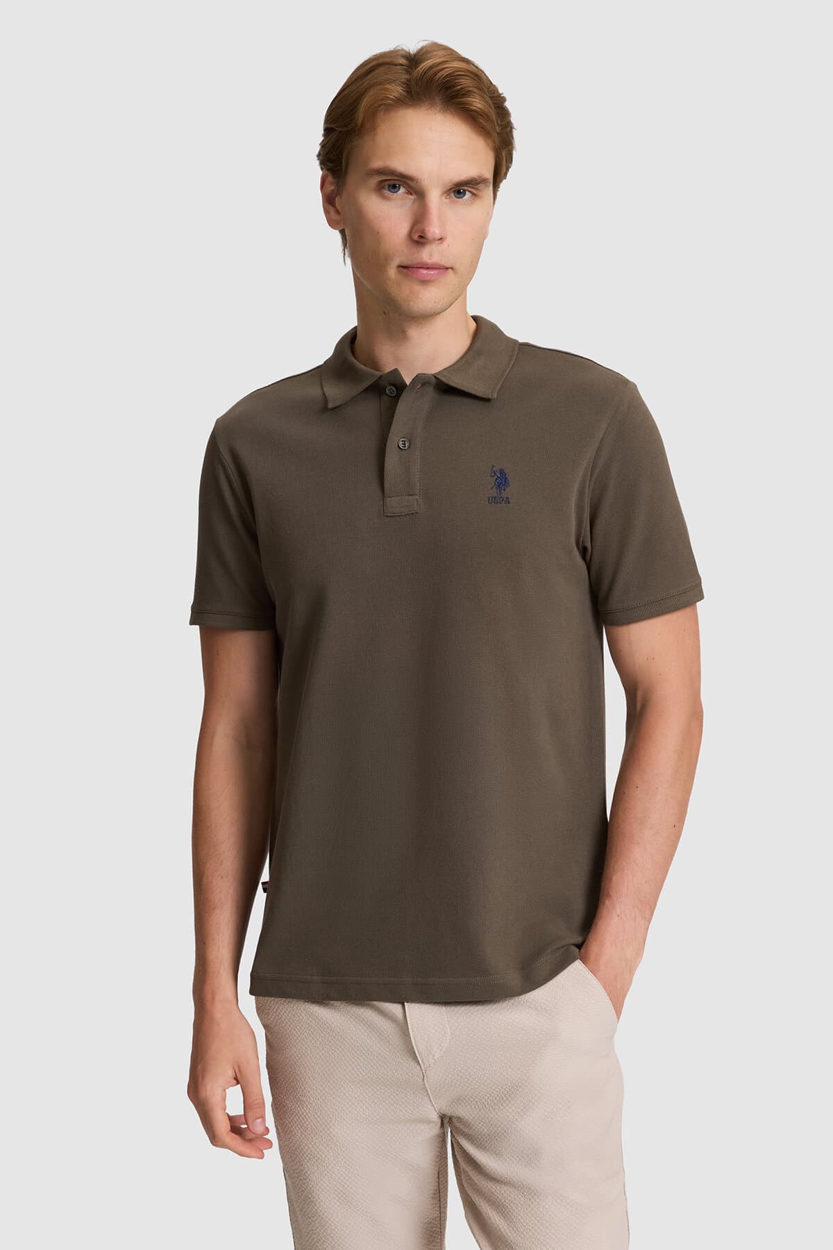 تیشرت مردانه U.S. Polo Assn. یقه پولو خاکی تیره فیت معمولی مدل 50322314-VR111 تیشرت مردانه U.S. Polo Assn. یقه پولو خاکی تیره فیت معمولی مدل 50322314-VR111