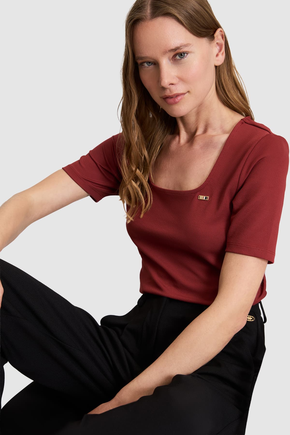 تیشرت زنانه U.S. Polo Assn. مشکی یقه مربعی ساده مدل 50323524-VR046 تیشرت زنانه U.S. Polo Assn. مشکی یقه مربعی ساده مدل 50323524-VR046