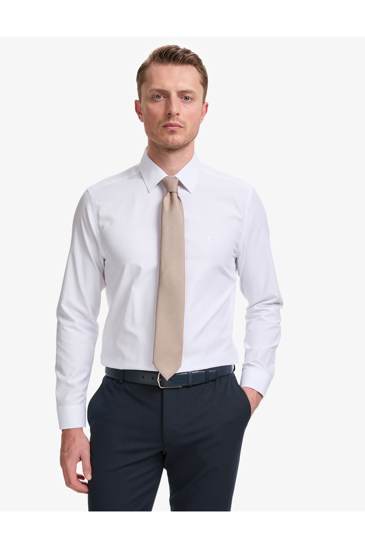 پیراهن Pierre Cardin سفید آستینبلند فیت معمولی ساده مدل 50325337-VR013 پیراهن Pierre Cardin سفید آستینبلند فیت معمولی ساده مدل 50325337-VR013