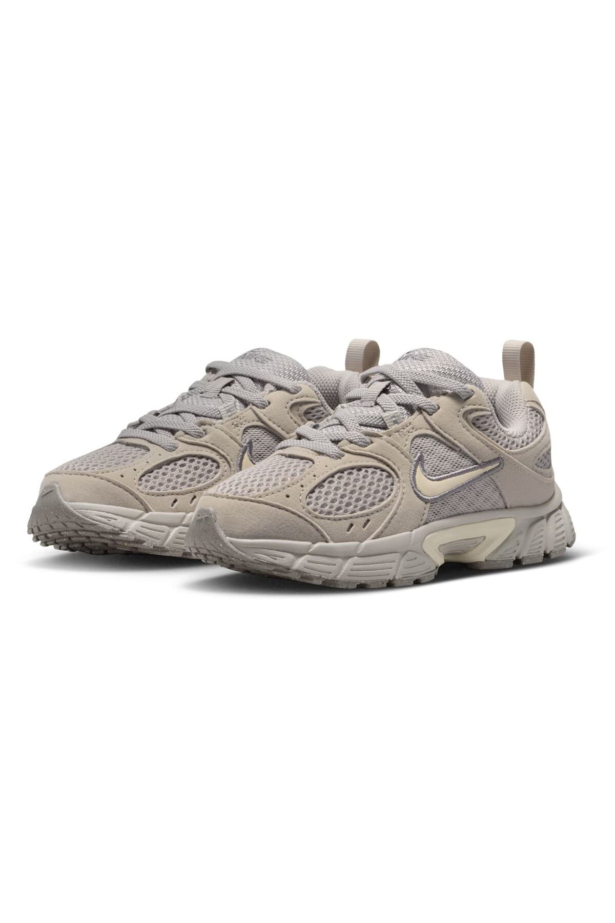 کفش ورزشی مردانه Nike روزمره مدل V5 RNR کفش ورزشی مردانه Nike روزمره مدل V5 RNR