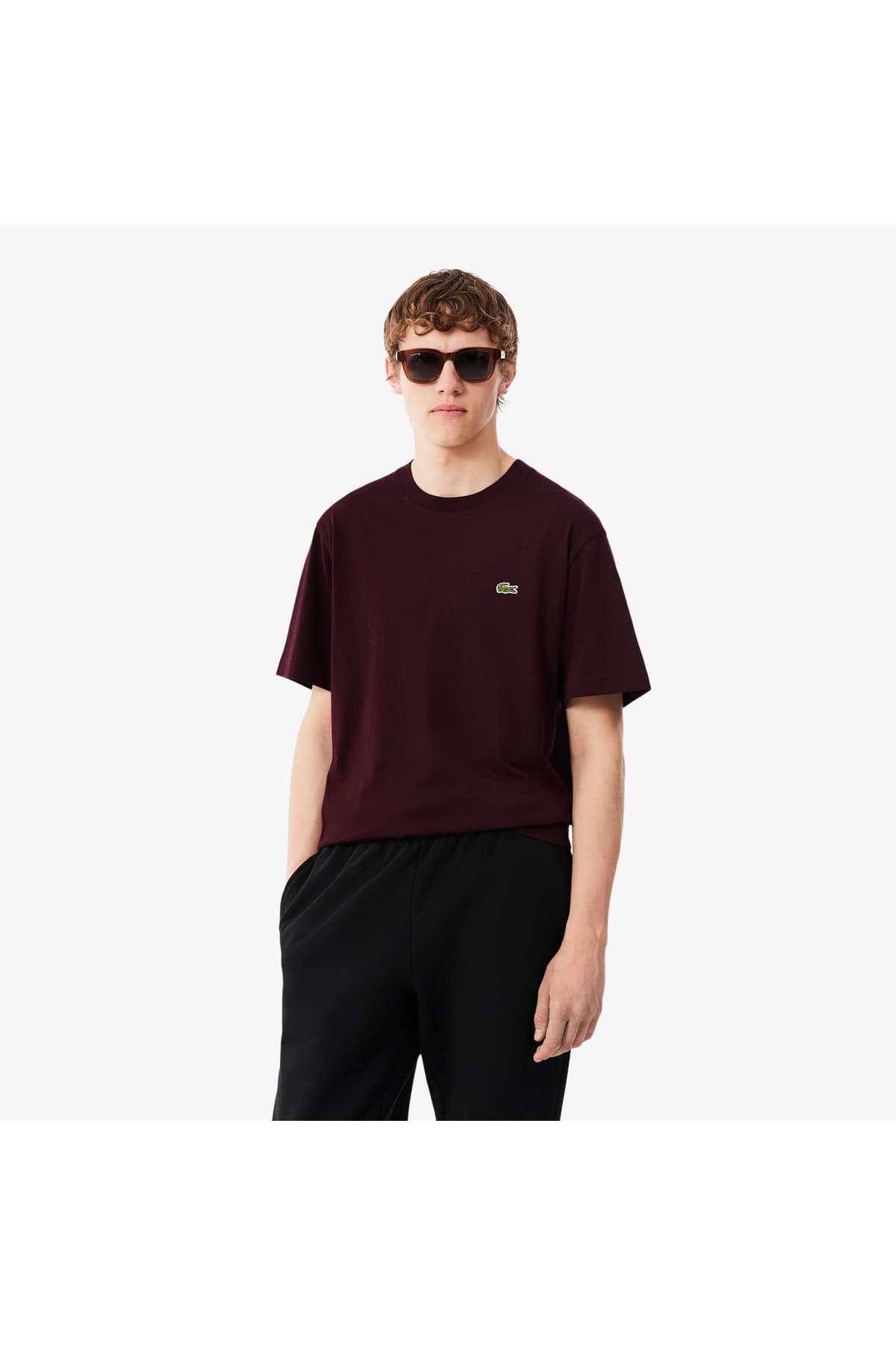 تیشرت مردانه Lacoste یقه گرد فیت کلاسیک زرشکی تیشرت مردانه Lacoste یقه گرد فیت کلاسیک زرشکی