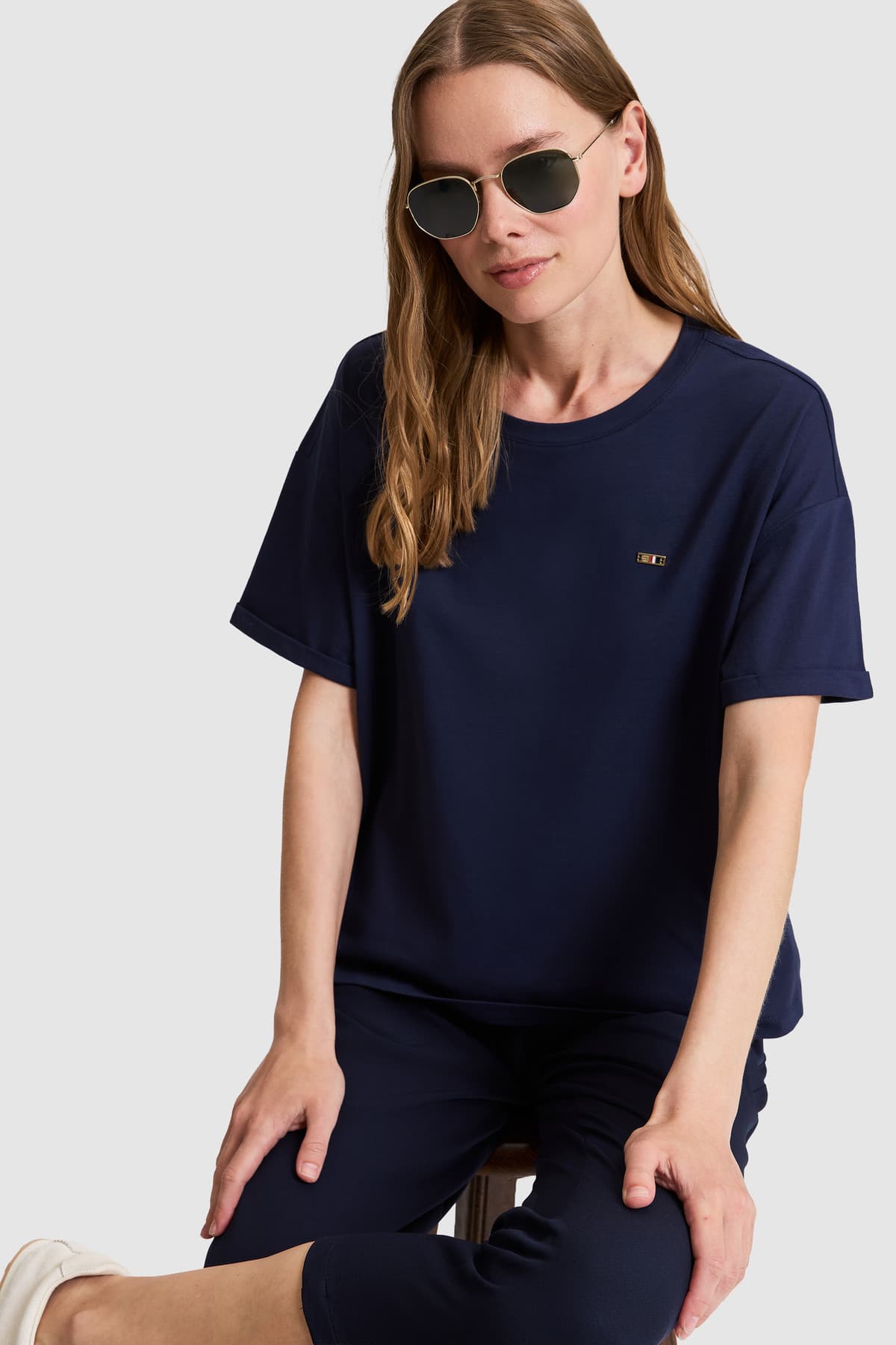 تیشرت زنانه U.S. Polo Assn. ساده یقه گرد سرمهای مدل 50323545-VR033 تیشرت زنانه U.S. Polo Assn. ساده یقه گرد سرمهای مدل 50323545-VR033