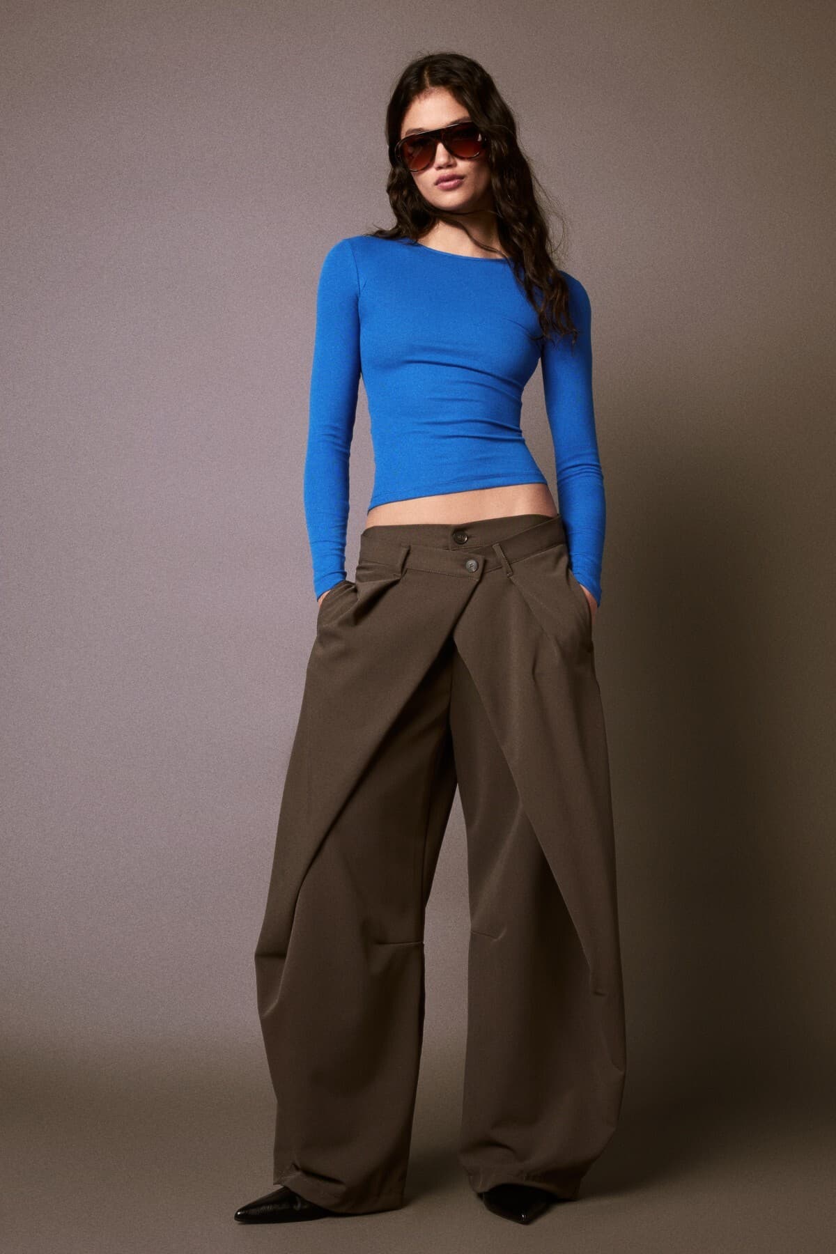 تیشرت زنانه Bershka آستین بلند یقه گرد تیشرت زنانه Bershka آستین بلند یقه گرد