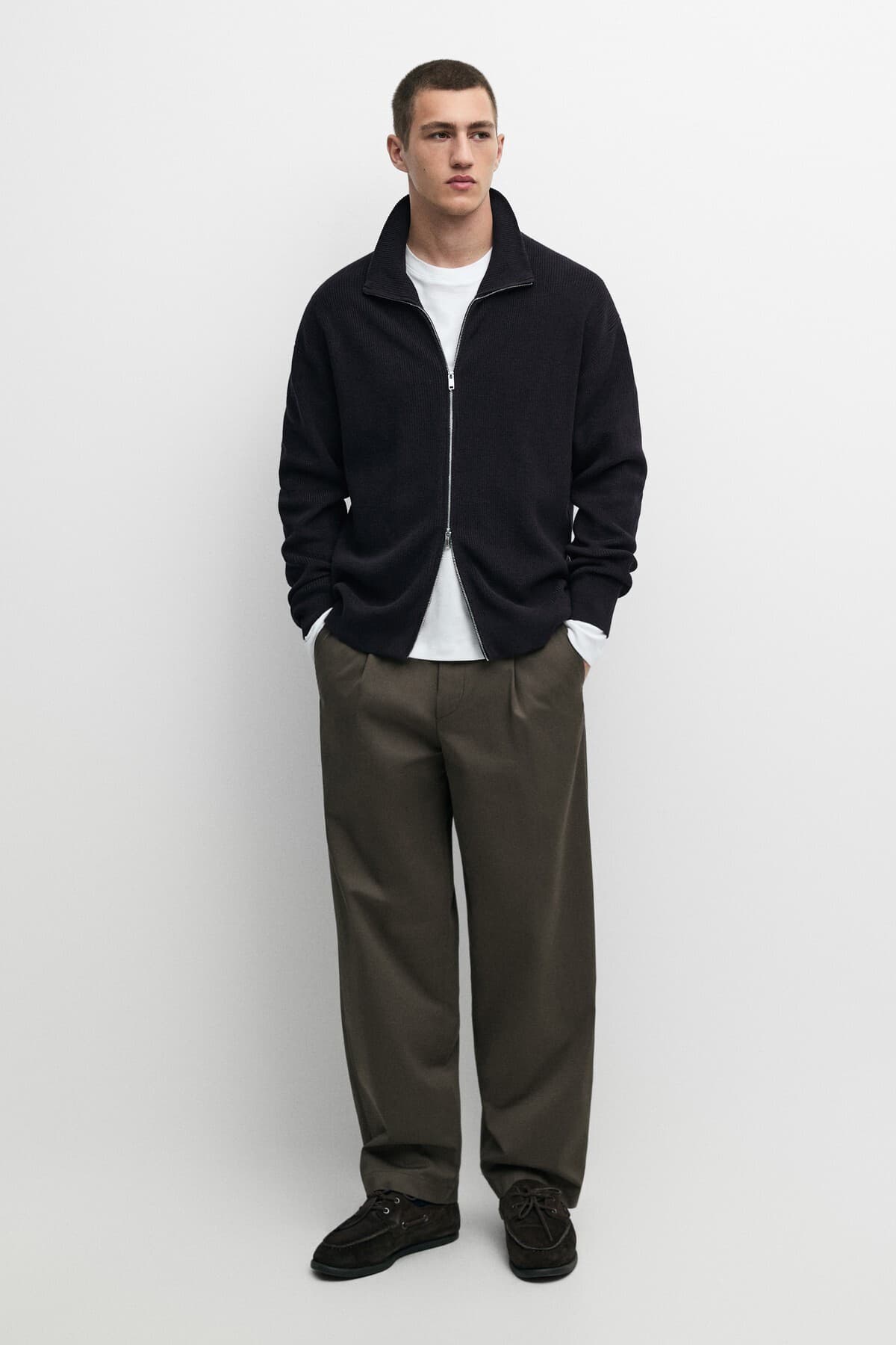 ژاکت بافتنی مردانه Massimo Dutti نخی %100 با بافت فیتیلهای ژاکت بافتنی مردانه Massimo Dutti نخی %100 با بافت فیتیلهای