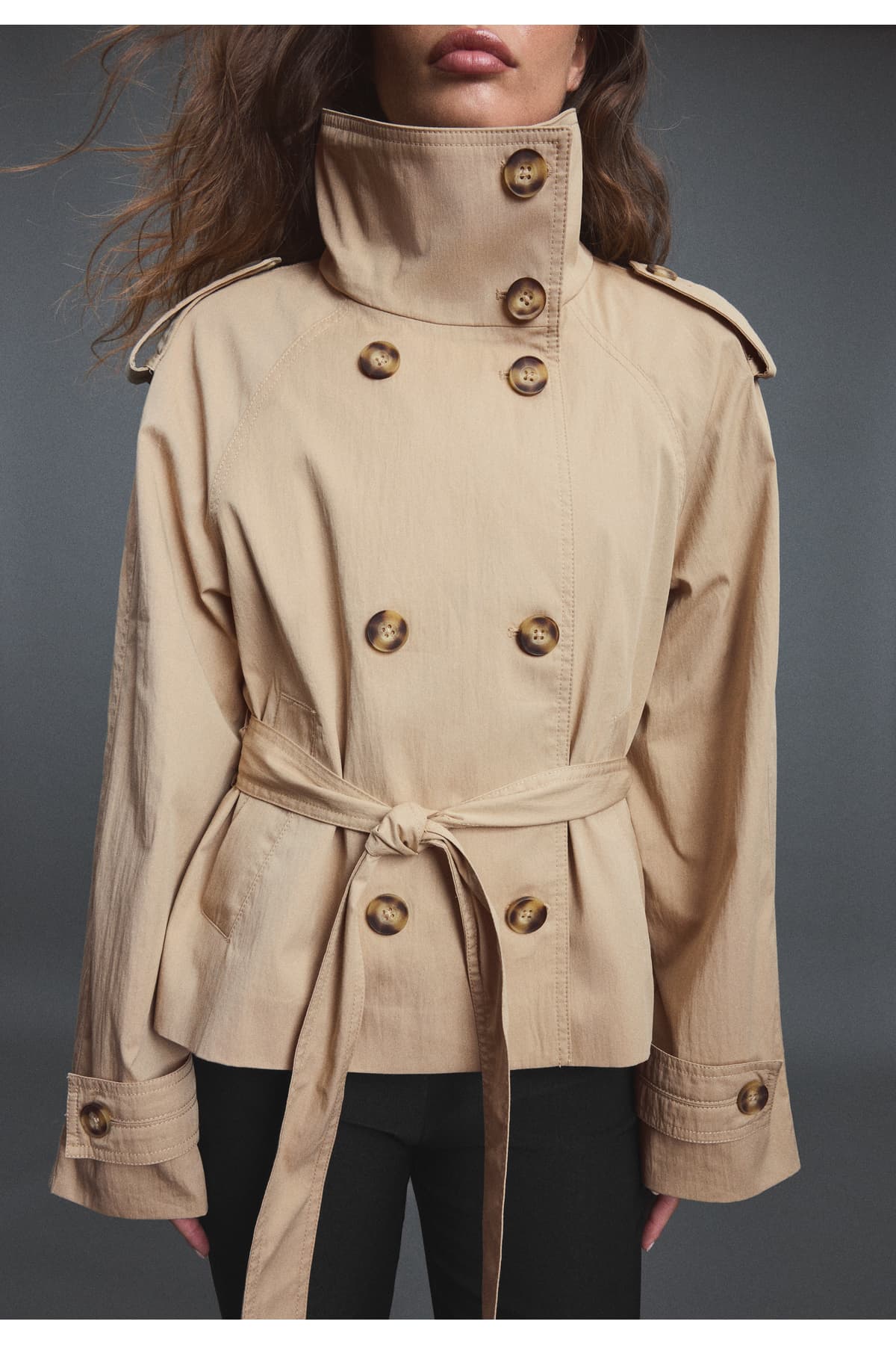 ترنچکت یقه ایستاده کمربندی Stradivarius ترنچکت یقه ایستاده کمربندی Stradivarius