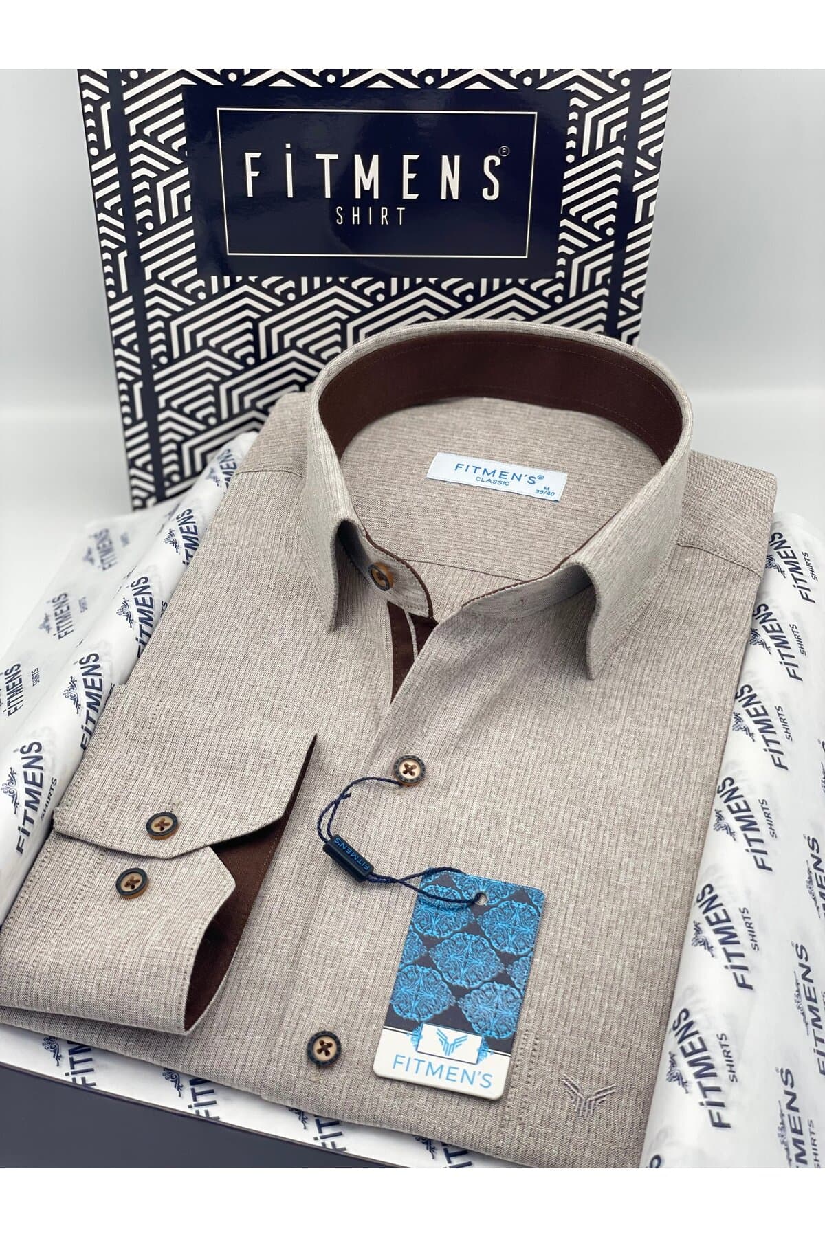 پیراهن مردانه Fitmens کلاسیک آستین بلند کتان پنبه بژ جعبه هدیه مدل FS-001261 پیراهن مردانه Fitmens کلاسیک آستین بلند کتان پنبه بژ جعبه هدیه مدل FS-001261