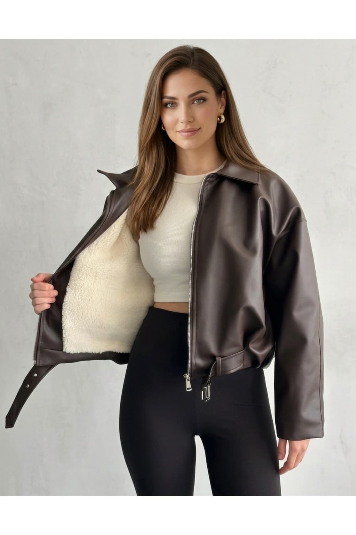 کاپشن چرم زنانه VESS MODA با کمربند و آستر پلوش و خز کاپشن چرم زنانه VESS MODA با کمربند و آستر پلوش و خز