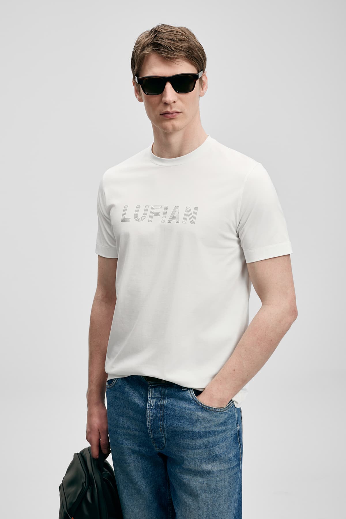 تیشرت گرافیکی مدرن LUFIAN مدل Oscar سفید شکسته تیشرت گرافیکی مدرن LUFIAN مدل Oscar سفید شکسته