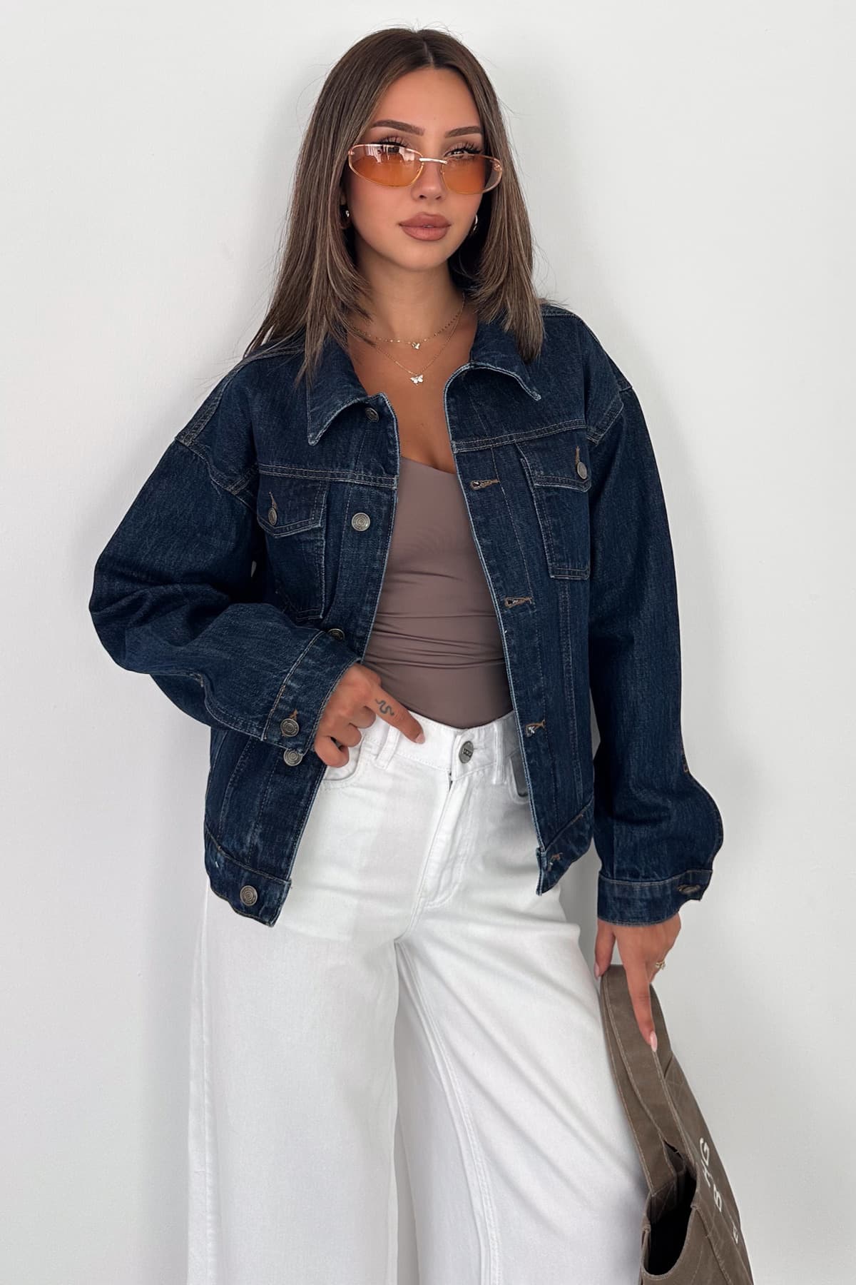 کت جین زنانه HLT JEANS اورسایز پنبه ۱۰۰٪ آبی تیره مدل LARA-5009 کت جین زنانه HLT JEANS اورسایز پنبه ۱۰۰٪ آبی تیره مدل LARA-5009