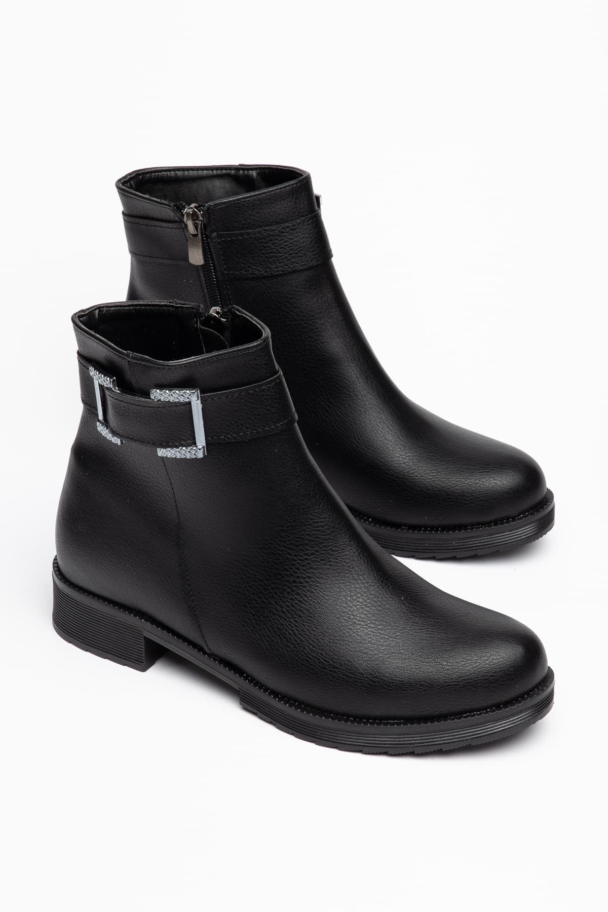 بوت زنانه Hale Shoes چرمی مشکی سگکدار زیپدار راحت زمستانی با زیره ضدلغزش مدل H012 بوت زنانه Hale Shoes چرمی مشکی سگکدار زیپدار راحت زمستانی با زیره ضدلغزش مدل H012