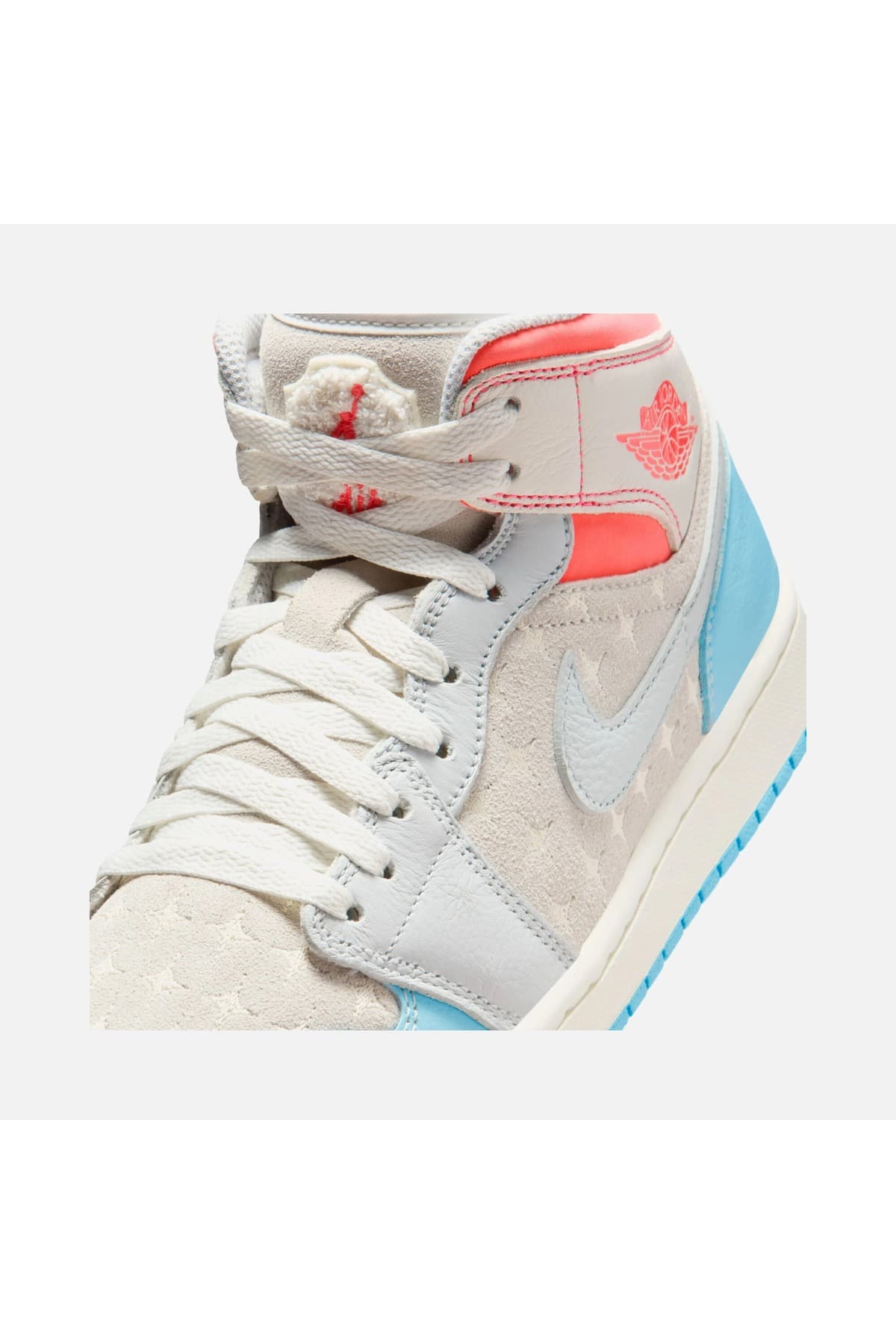 کفش ورزشی زنانه Nike Air Jordan 1 Mid مدل HO25 کفش ورزشی زنانه Nike Air Jordan 1 Mid مدل HO25