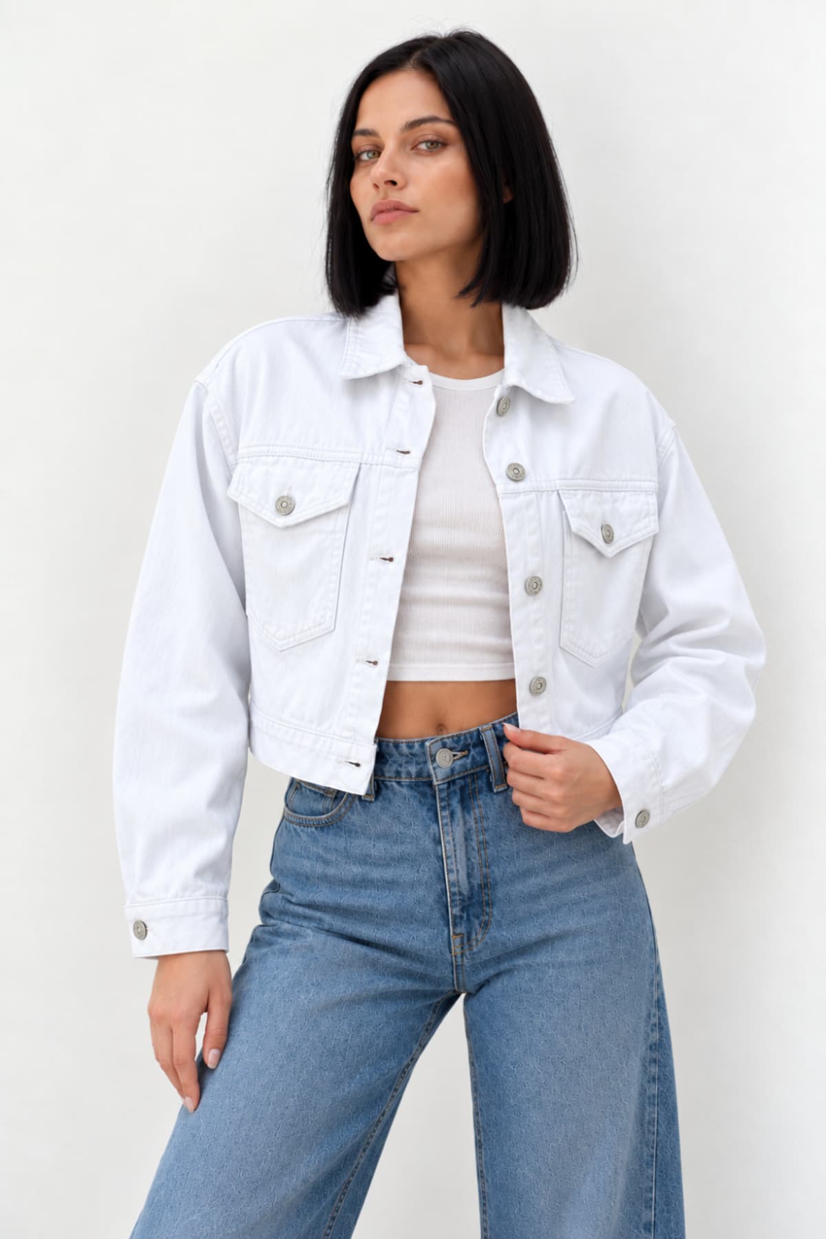 ژاکت جین زنانه XRAY JEANS سفید گشاد با جیب سینه ژاکت جین زنانه XRAY JEANS سفید گشاد با جیب سینه