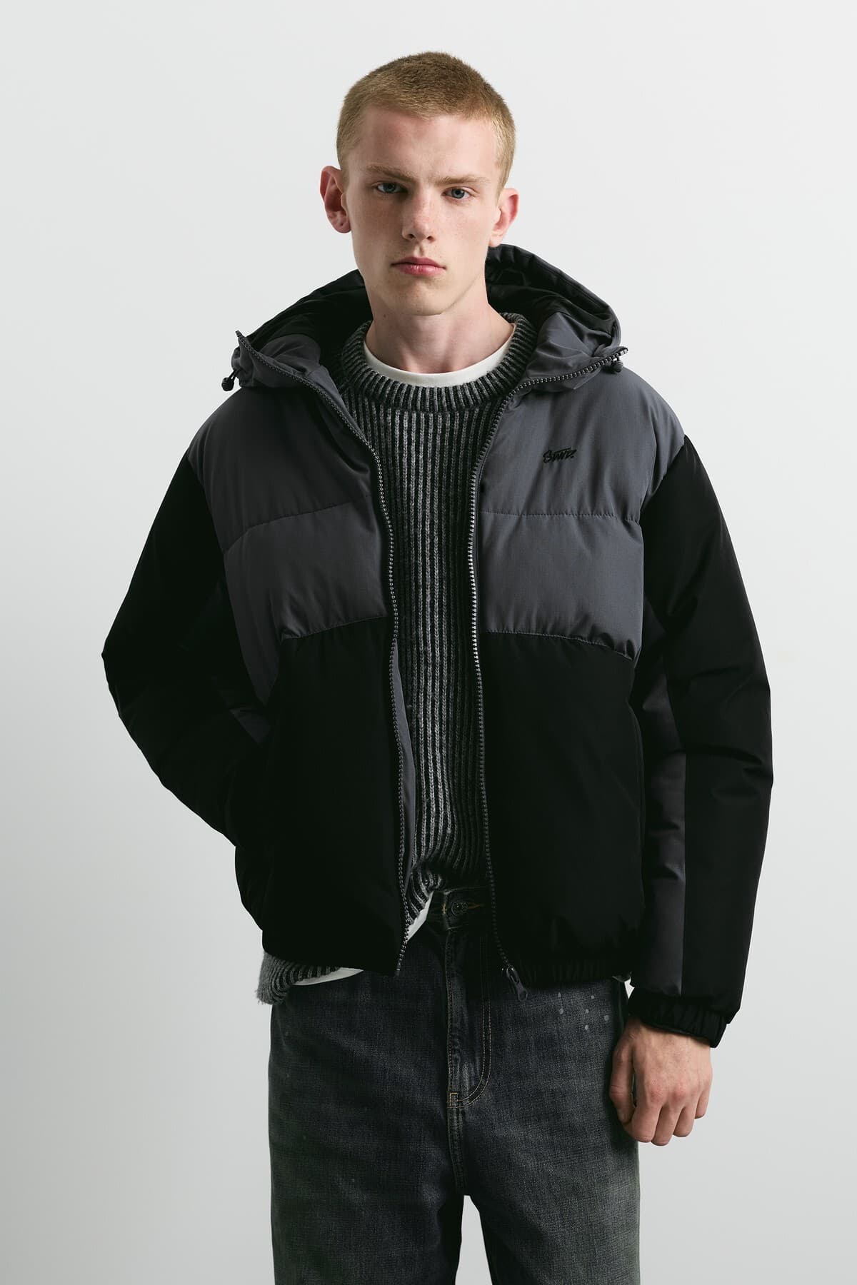 کاپشن پفی مردانه Pull & Bear با طرح پنلی کاپشن پفی مردانه Pull & Bear با طرح پنلی