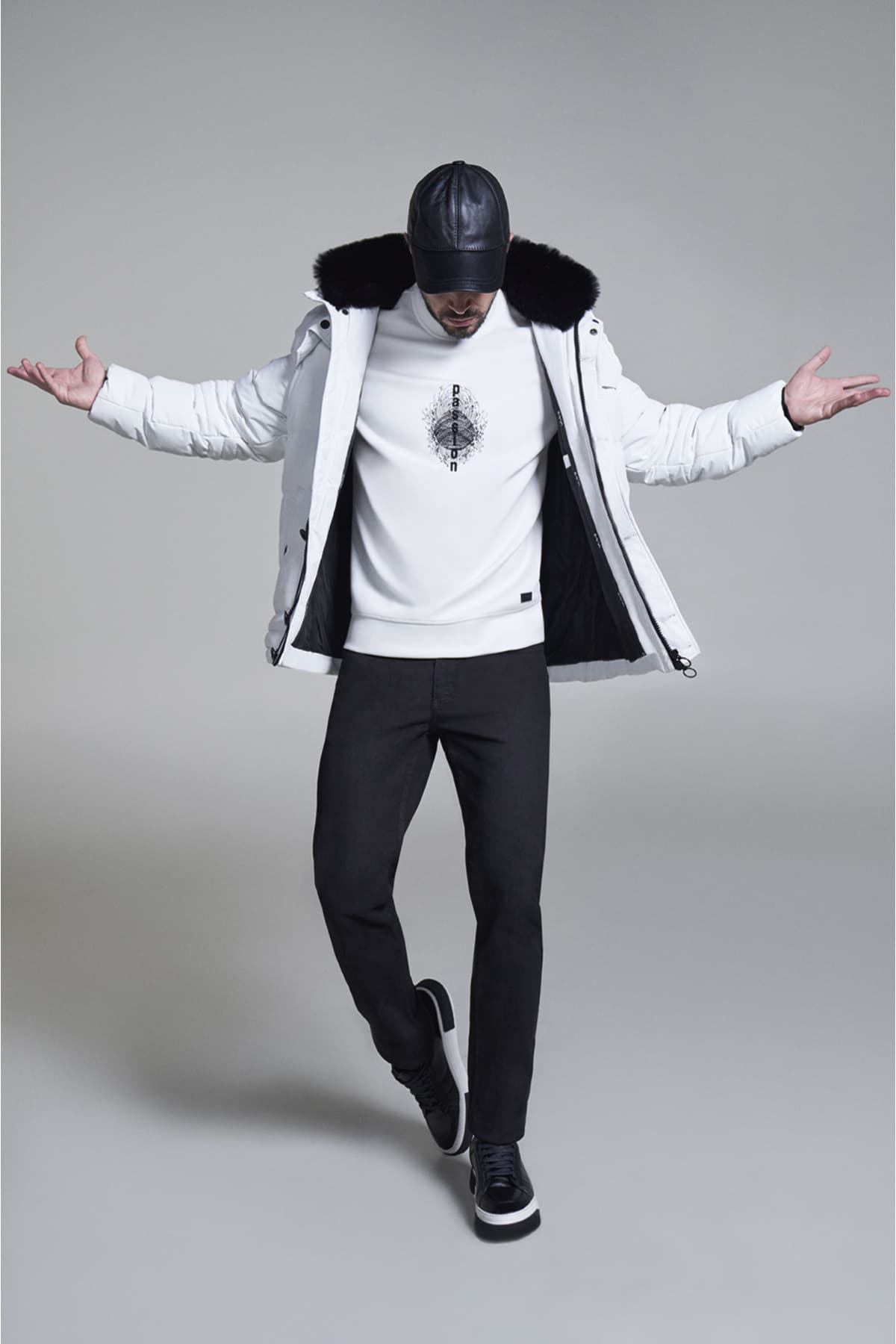 شلوار جین مردانه Avva مشکی فرسوده کشسان Berlin Slim Fit مدل B003502 شلوار جین مردانه Avva مشکی فرسوده کشسان Berlin Slim Fit مدل B003502