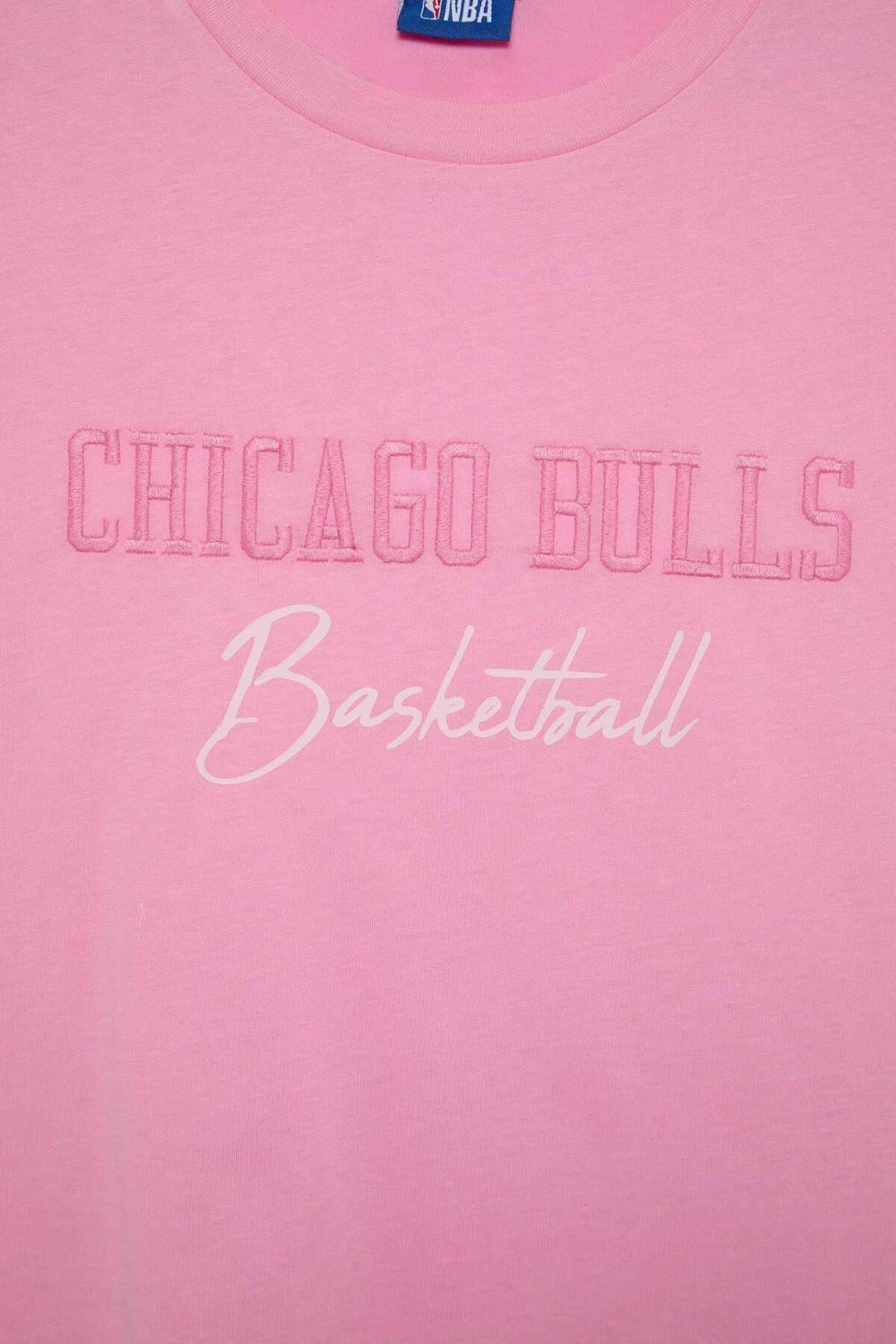 تیشرت زنانه Defacto نخی %100 لایسنسی NBA Chicago Bulls آستینکوتاه صورتی مدل H9401AX26HS تیشرت زنانه Defacto نخی %100 لایسنسی NBA Chicago Bulls آستینکوتاه صورتی مدل H9401AX26HS