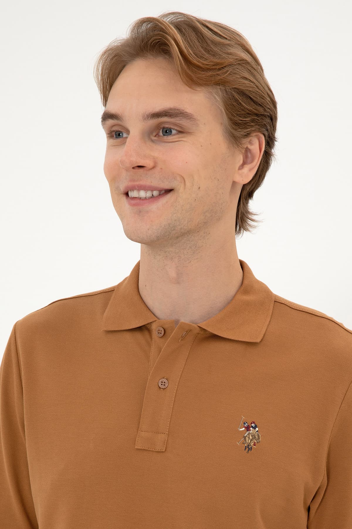 سوئیشرت مردانه U.S. Polo Assn. بیسیک فیت معمولی یقه پولو شتری مدل 50313772-VR233 سوئیشرت مردانه U.S. Polo Assn. بیسیک فیت معمولی یقه پولو شتری مدل 50313772-VR233