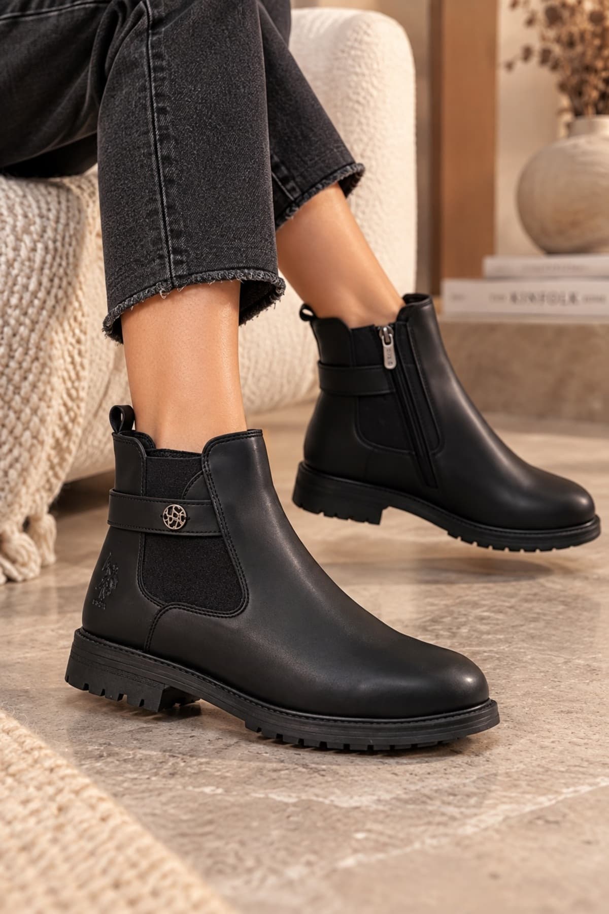 بوت زنانه U.S. Polo Assn. پاشنه کوتاه زیپدار روزمره مشکی مدل Bloze بوت زنانه U.S. Polo Assn. پاشنه کوتاه زیپدار روزمره مشکی مدل Bloze