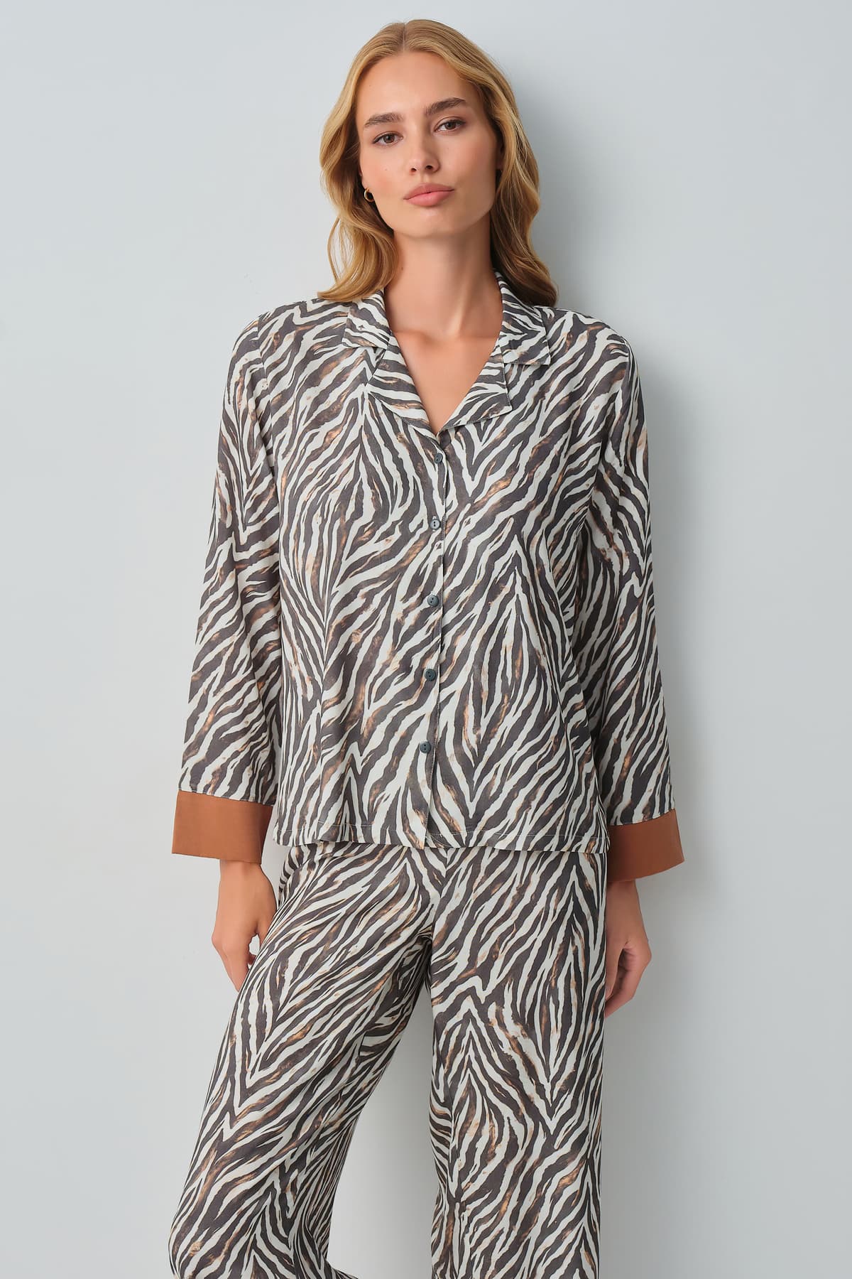 ست پیژامه زنانه Suwen یقه پیراهنی طرح Wild Zebra ست پیژامه زنانه Suwen یقه پیراهنی طرح Wild Zebra
