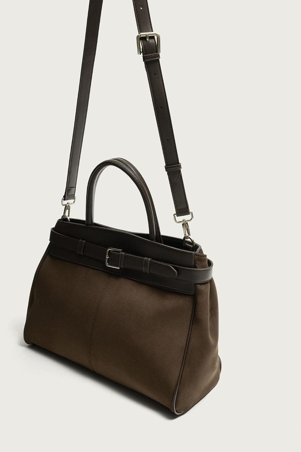 کیف Zara با جزئیات کمربند ترکیبی کیف Zara با جزئیات کمربند ترکیبی