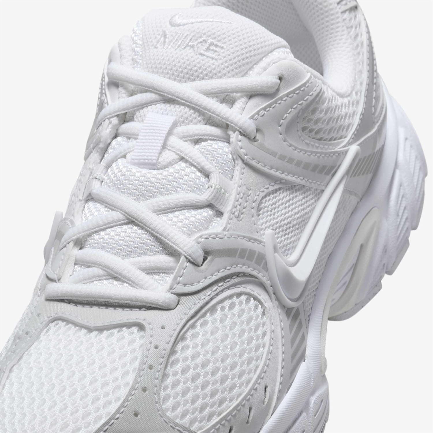 کفش ورزشی زنانه Nike مدل V5 Runner کفش ورزشی زنانه Nike مدل V5 Runner