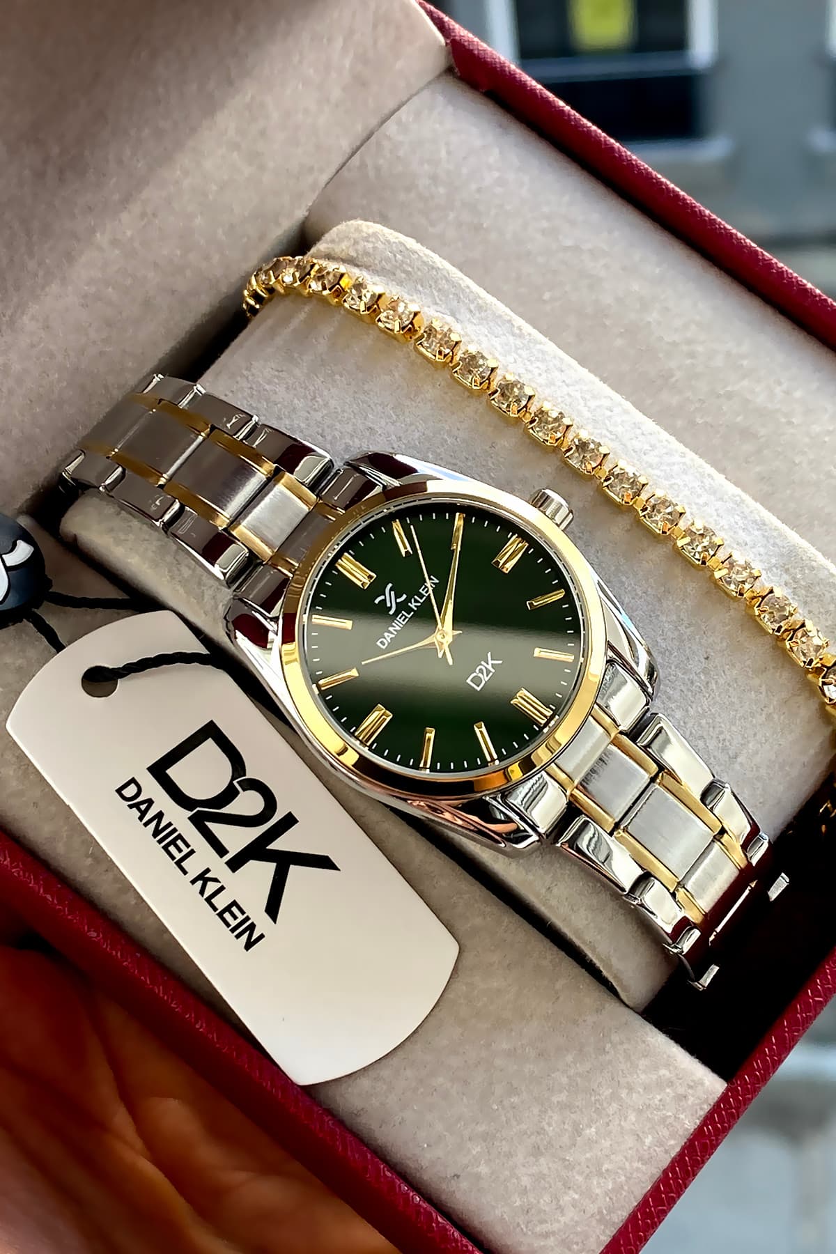 ساعت مچی زنانه Daniel Klein مینیمال صفحه سبز بند استیل جوبیلی ساعت مچی زنانه Daniel Klein مینیمال صفحه سبز بند استیل جوبیلی