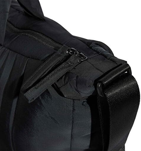 کیف دوشی پسرانه adidas مشکی مدل WINTER TOTE 46x34 cm KT2078 کیف دوشی پسرانه adidas مشکی مدل WINTER TOTE 46x34 cm KT2078