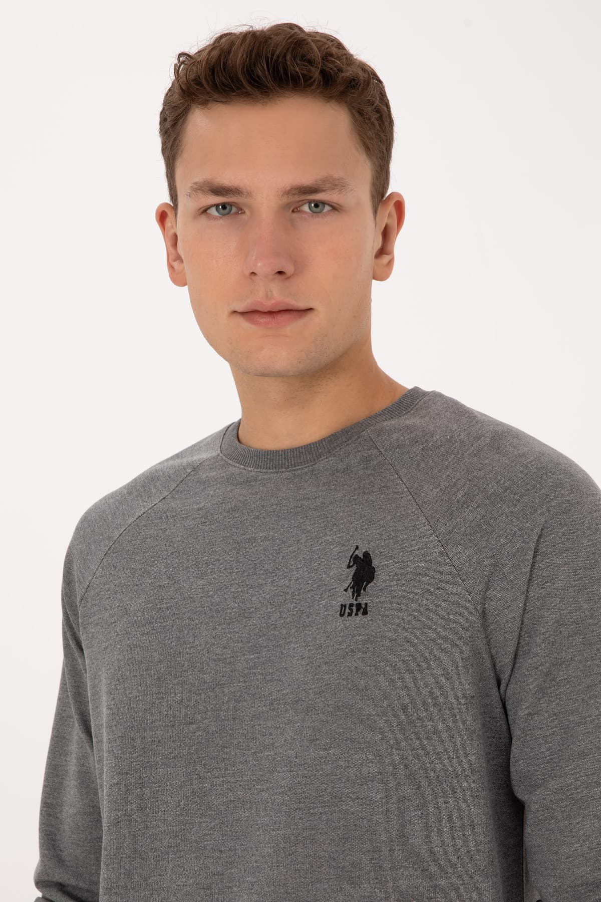 سوئیشرت مردانه U.S. Polo Assn. فیت معمولی یقه گرد خاکستری ملانژ مدل 50308103-VR081 سوئیشرت مردانه U.S. Polo Assn. فیت معمولی یقه گرد خاکستری ملانژ مدل 50308103-VR081