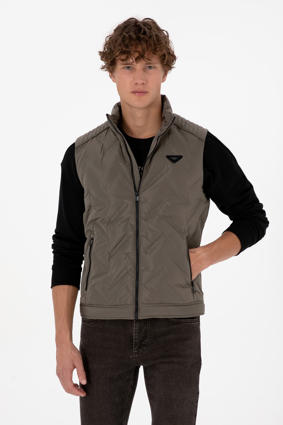 جلیقه مردانه U.S. Polo Assn. ویزون مدل 50310304-VR052 جلیقه مردانه U.S. Polo Assn. ویزون مدل 50310304-VR052