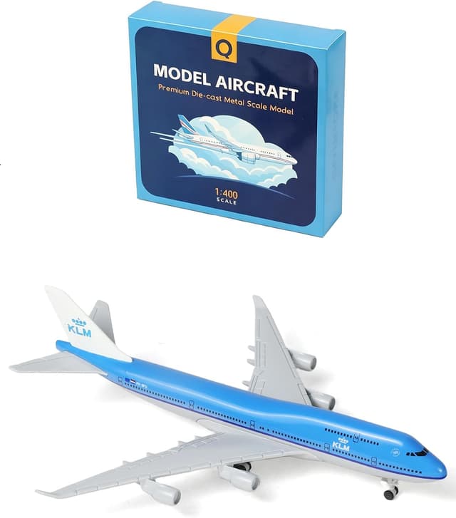 ماکت هواپیمای فلزی 1/400 مخصوص KLM مدل B747 برند QIYUMOKE با چرخهای فرود و پایه ماکت هواپیمای فلزی 1/400 مخصوص KLM مدل B747 برند QIYUMOKE با چرخهای فرود و پایه