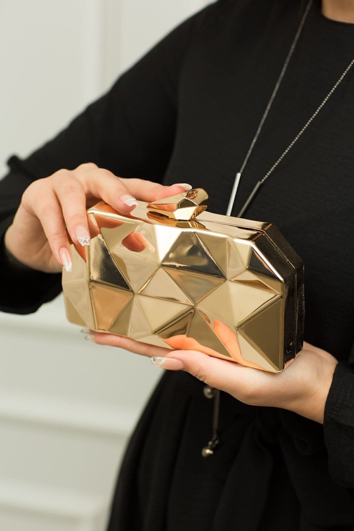 کیف مجلسی زنانه weem bag طرح Pyramid فلزی مدل Elysara EB0808 کیف مجلسی زنانه weem bag طرح Pyramid فلزی مدل Elysara EB0808