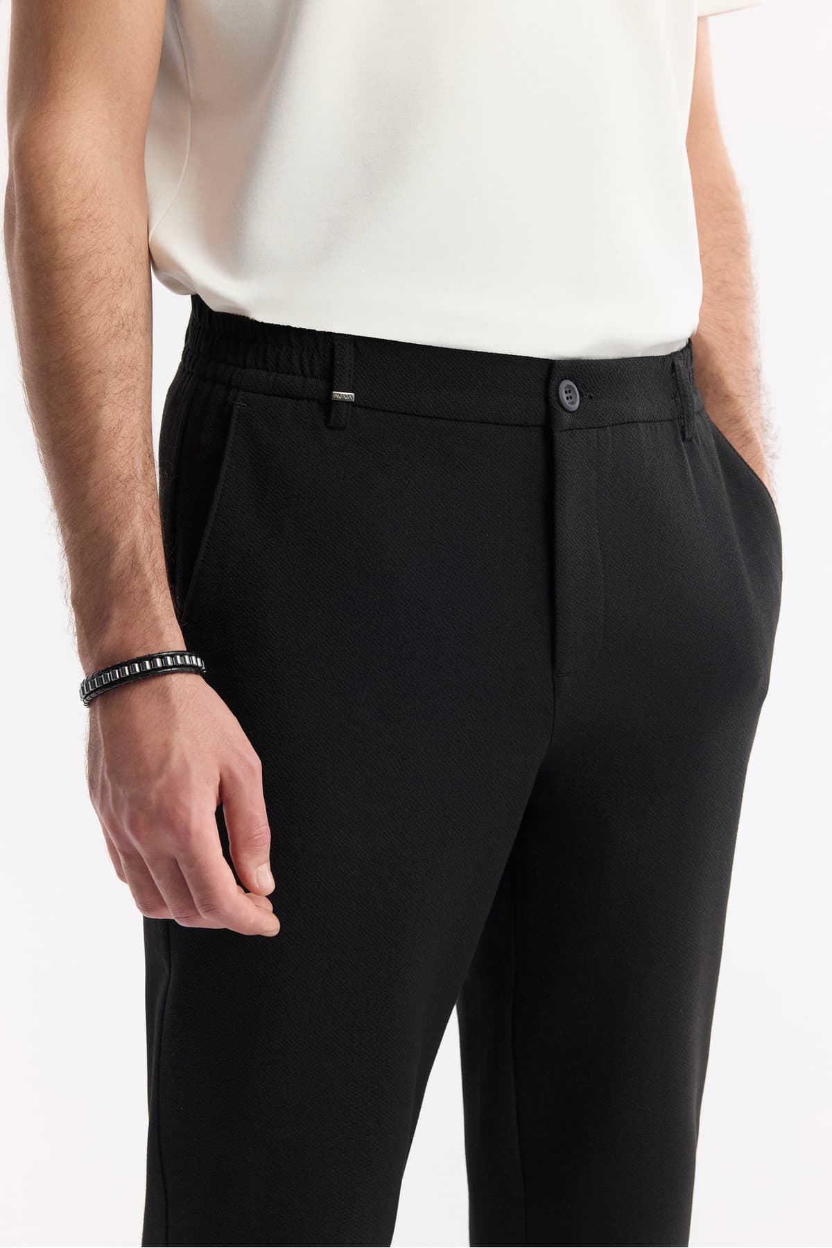 شلوار چینو مردانه Avva مشکی کمر کششی Bi-Stretch فیت باریک مدل B003033 شلوار چینو مردانه Avva مشکی کمر کششی Bi-Stretch فیت باریک مدل B003033