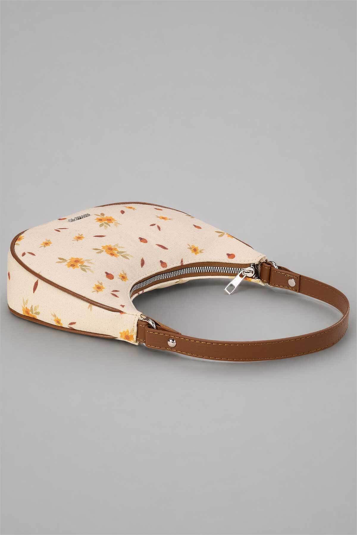 کیف دوشی زنانه Housebags کانواس با طرح بابونه Ivory Meadow کیف دوشی زنانه Housebags کانواس با طرح بابونه Ivory Meadow