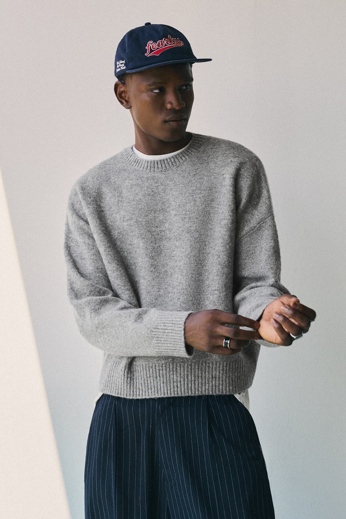 پلیور مردانه Bershka یقه گرد باکسی فیت پلیور مردانه Bershka یقه گرد باکسی فیت
