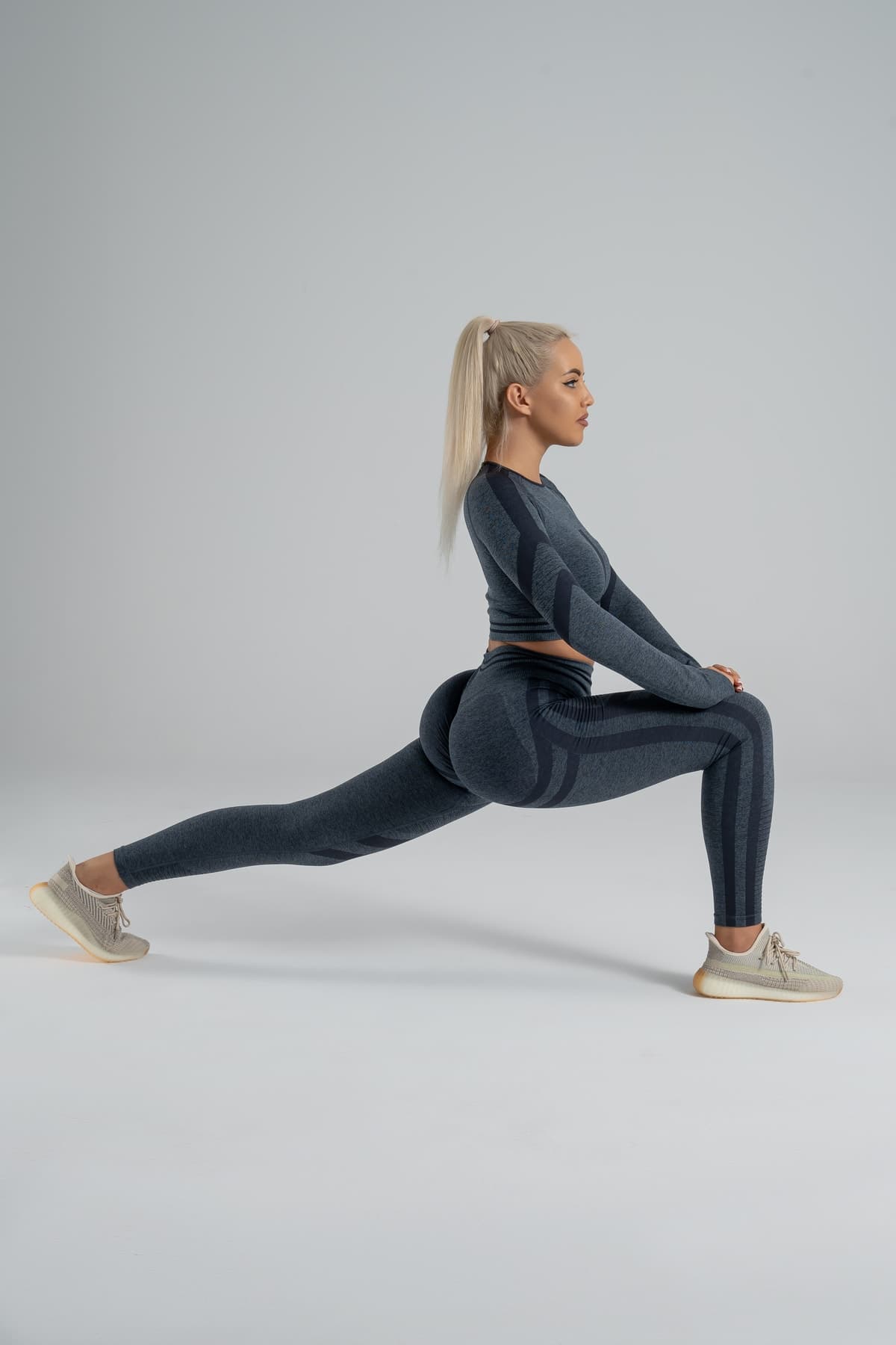 لگینگ فرمدهنده GYMXPRO با جزئیات پوشآپ و حلقهدار لگینگ فرمدهنده GYMXPRO با جزئیات پوشآپ و حلقهدار