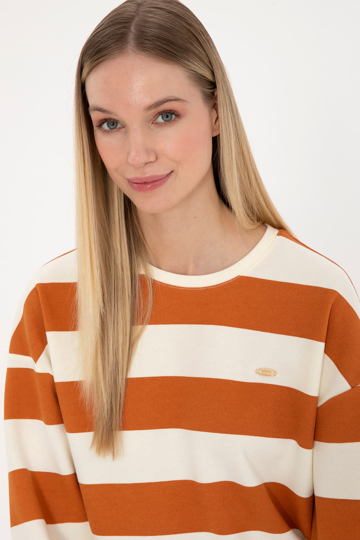 سوئیشرت زنانه U.S. Polo Assn. یقه گرد راهراه مسی مدل 50313563-VR182 سوئیشرت زنانه U.S. Polo Assn. یقه گرد راهراه مسی مدل 50313563-VR182