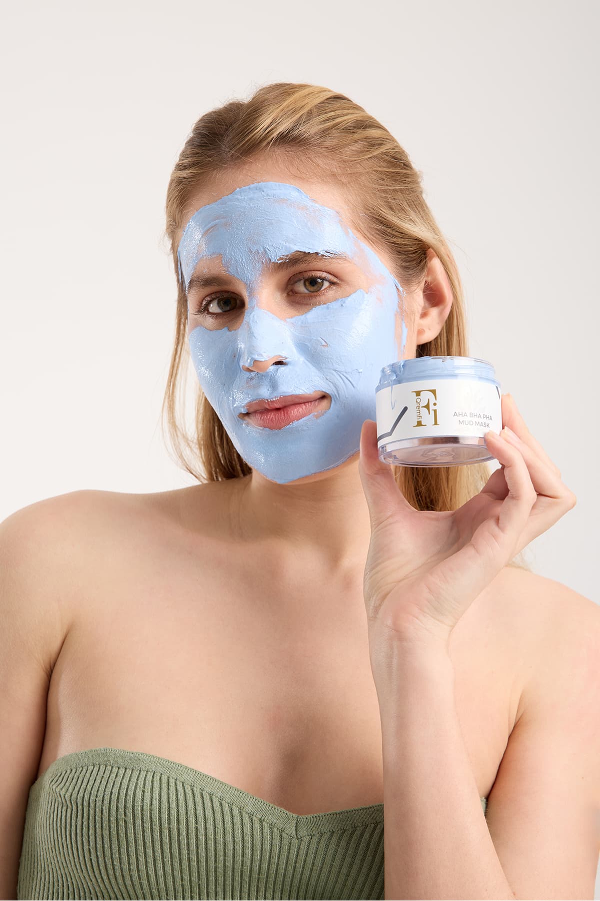 ماسک خاک رس آبی ضد جوش سرسیاه و منافذ Qremfi حاوی AHA + BHA + PHA حجم 100 ml ماسک خاک رس آبی ضد جوش سرسیاه و منافذ Qremfi حاوی AHA + BHA + PHA حجم 100 ml